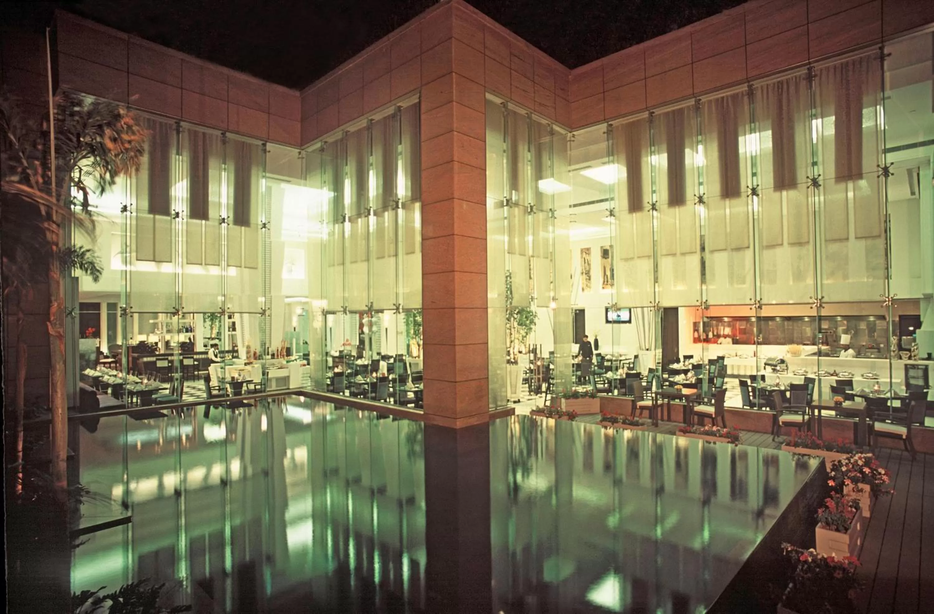 Area and facilities in Radisson Noida