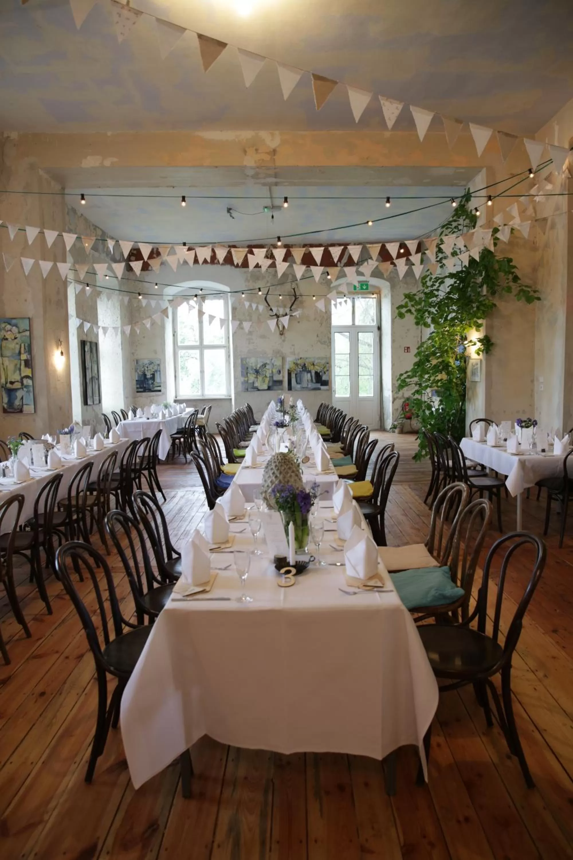 Restaurant/places to eat in Gästehaus Schloss Plaue