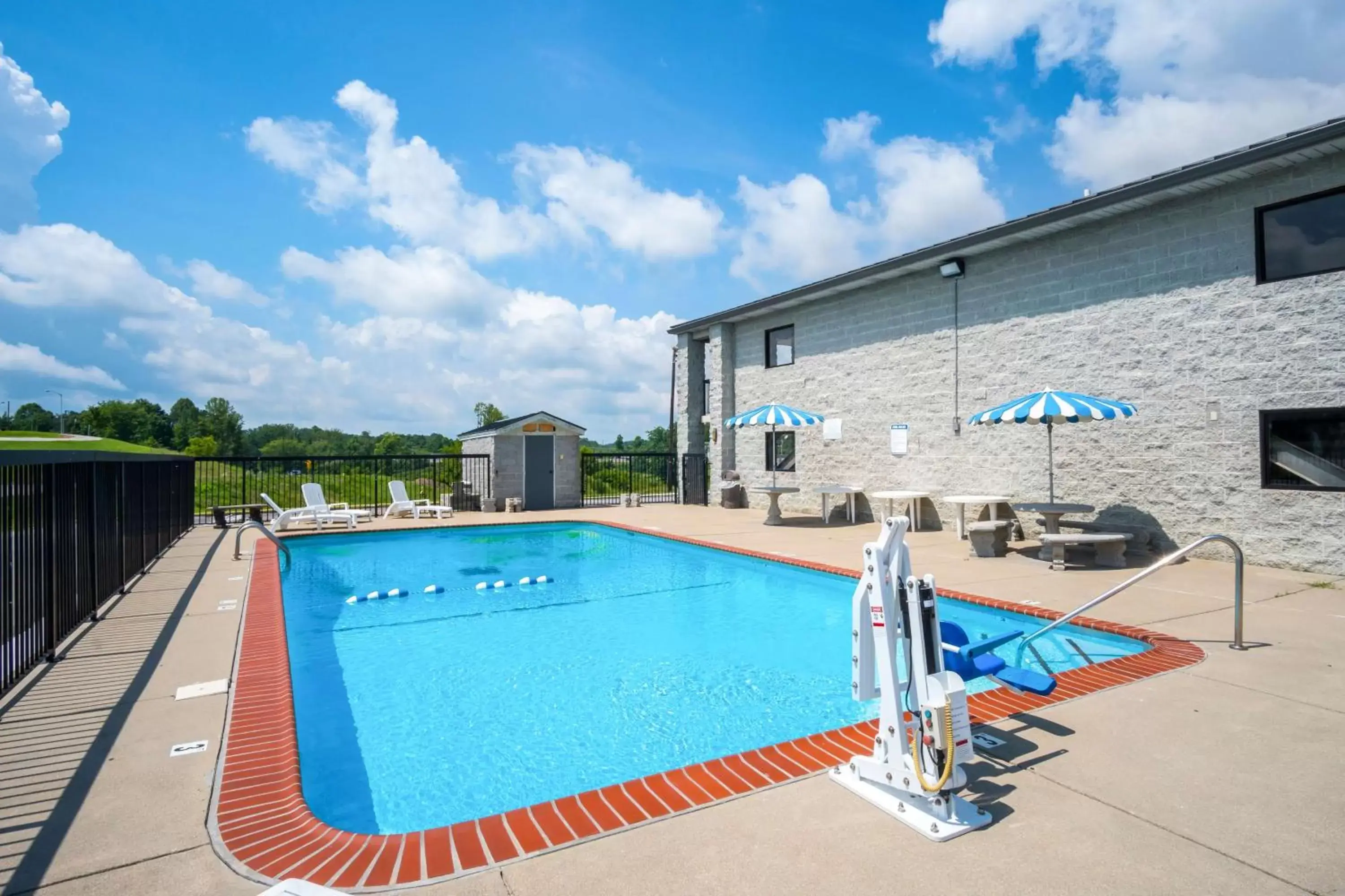 On site, Swimming Pool in Motel 6-London, KY