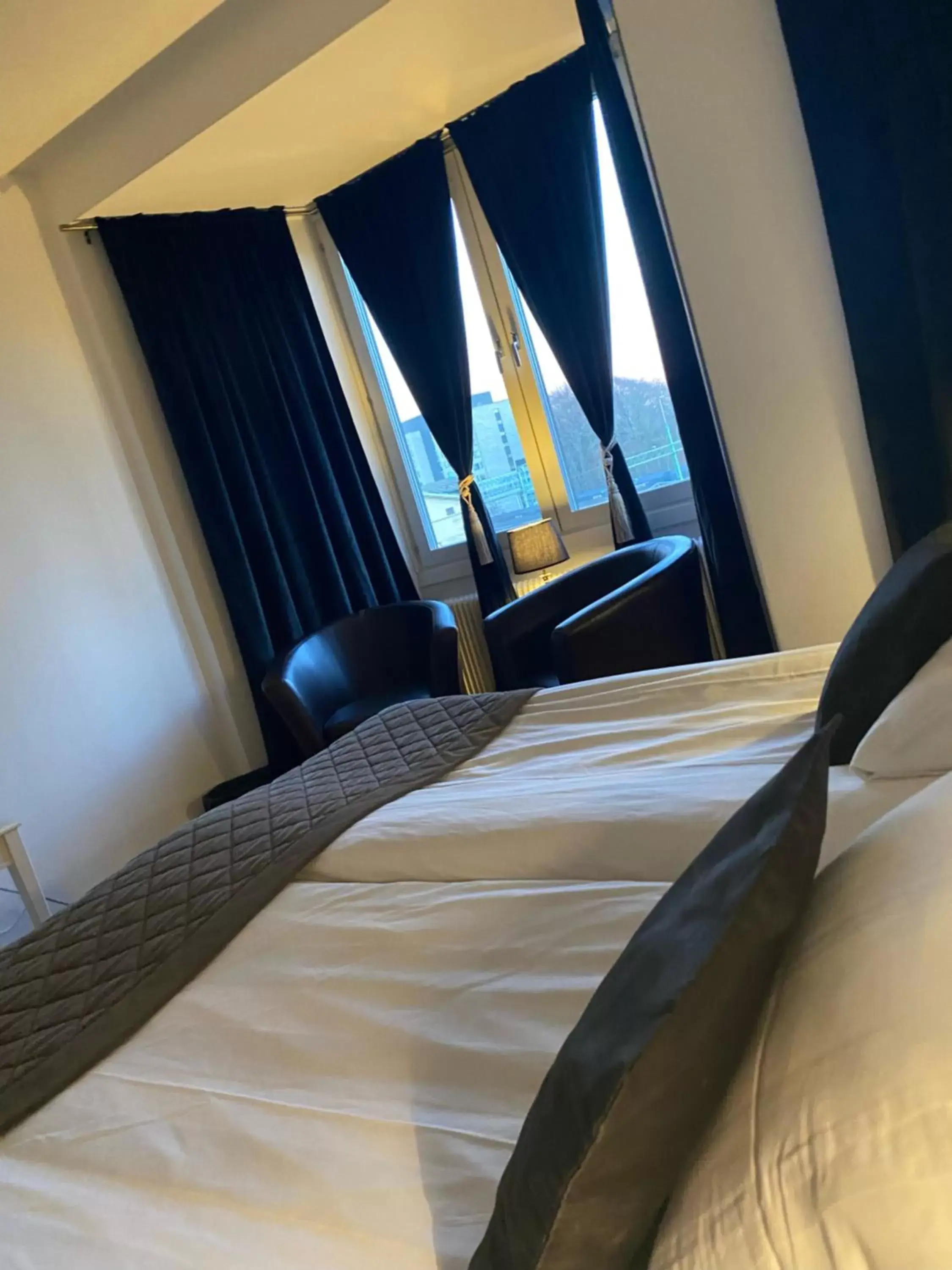 Bed in Hotell Skövde