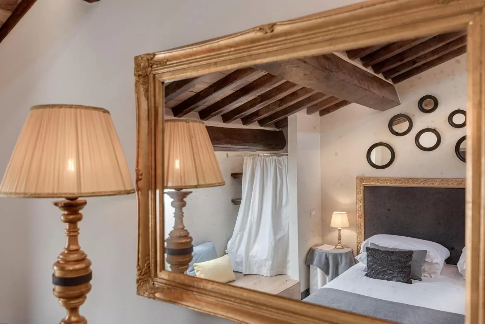 Photo of the whole room, Bed in TORRE GIARDINO SEGRETO B&B- Borgo Capitano Collection - Albergo diffuso