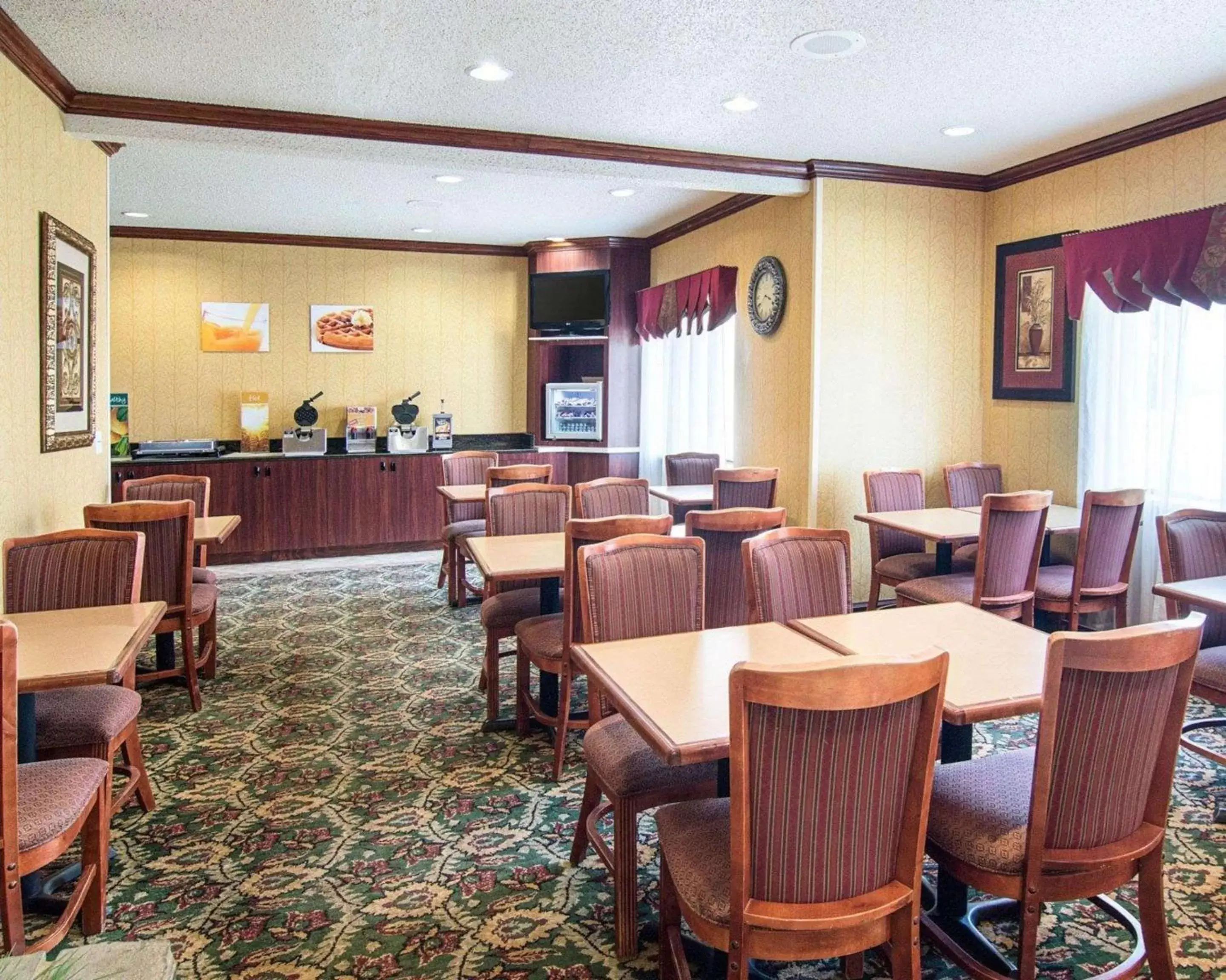 Restaurant/Places to Eat in Quality Inn Midland
