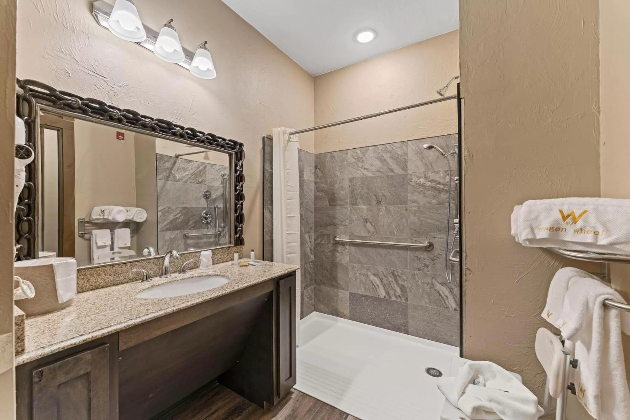 Shower in Wagon Wheel Hotel