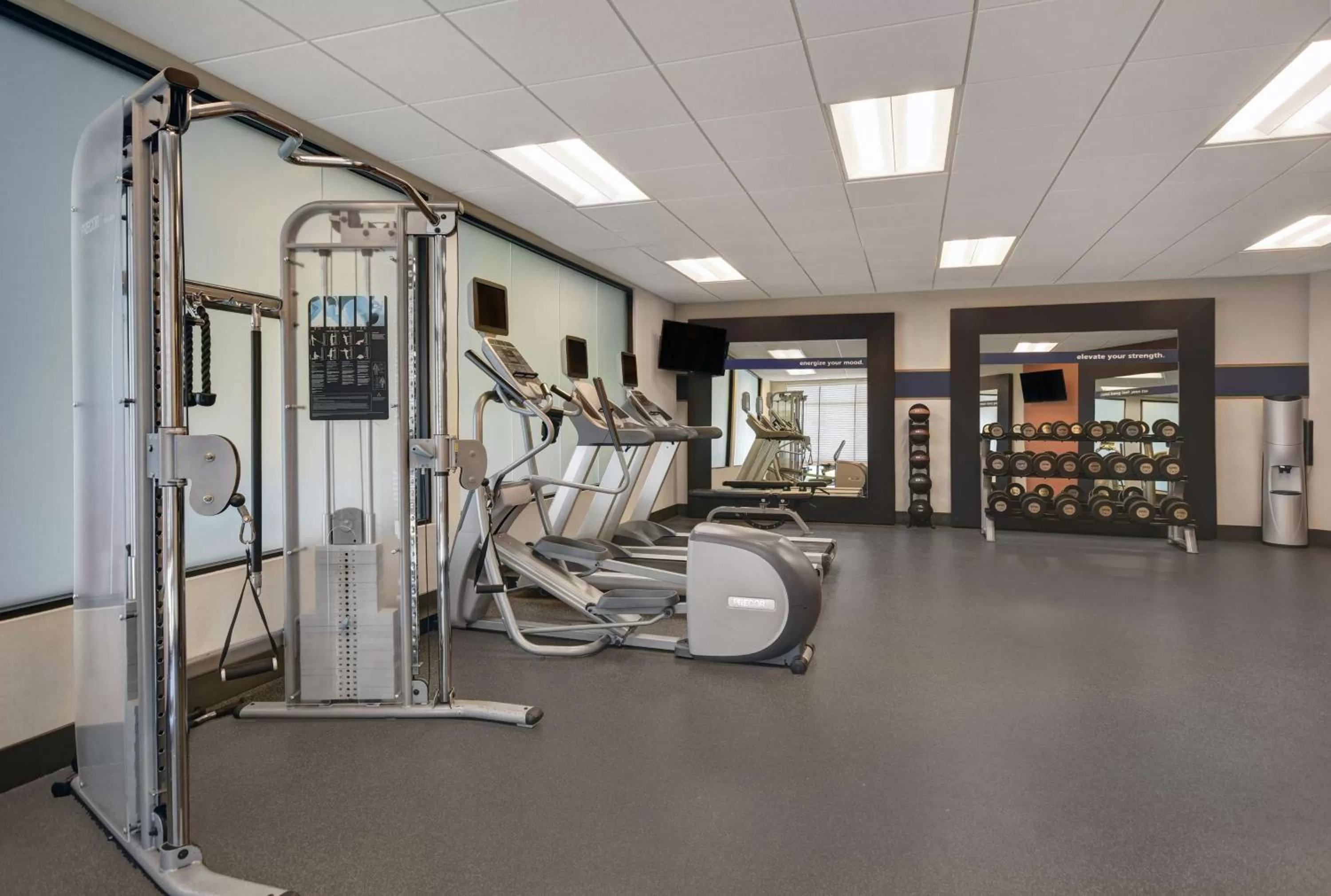 Fitness centre/facilities in Hampton Inn and Suites Robbinsville