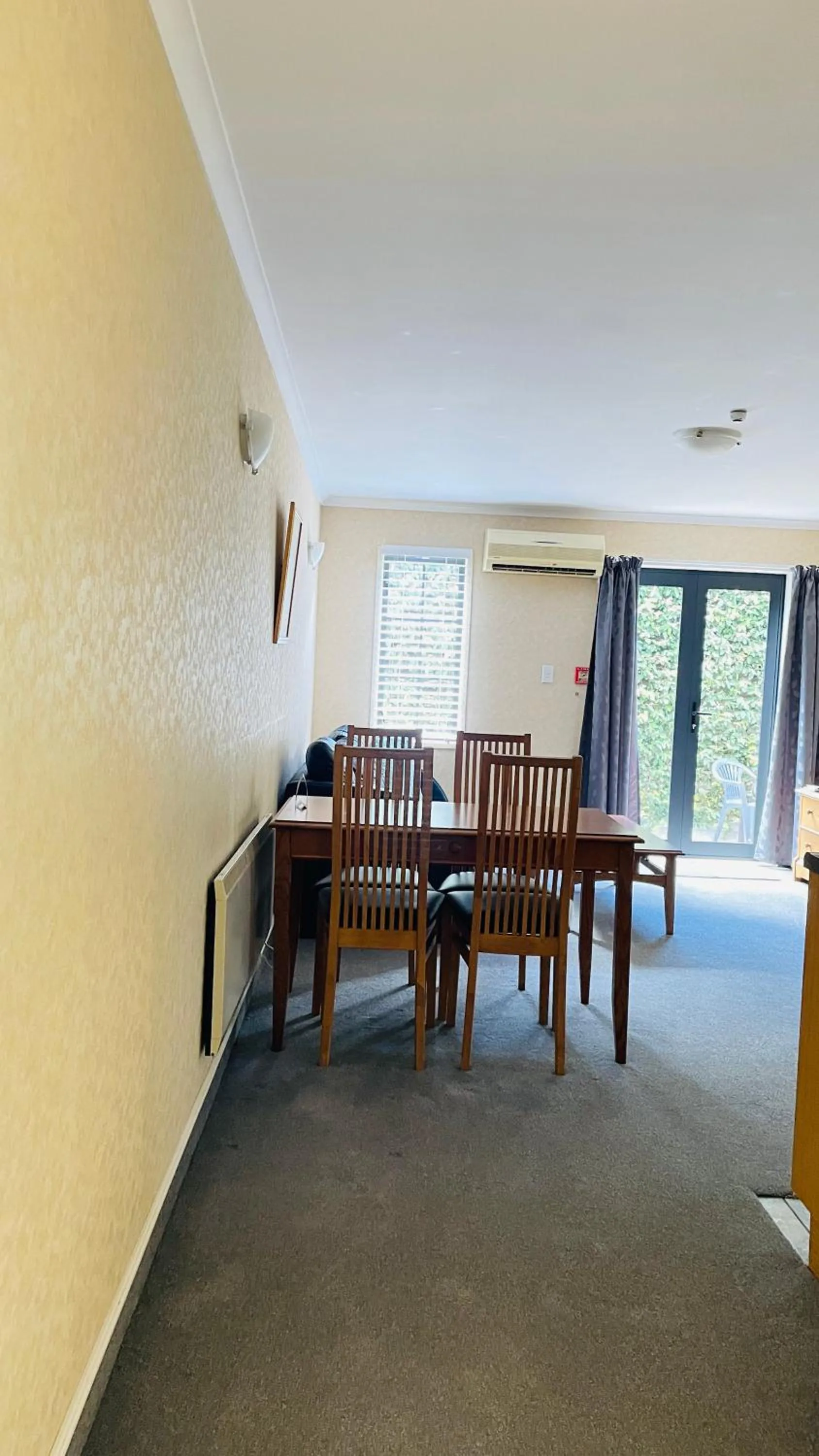 Dining area in City Suites