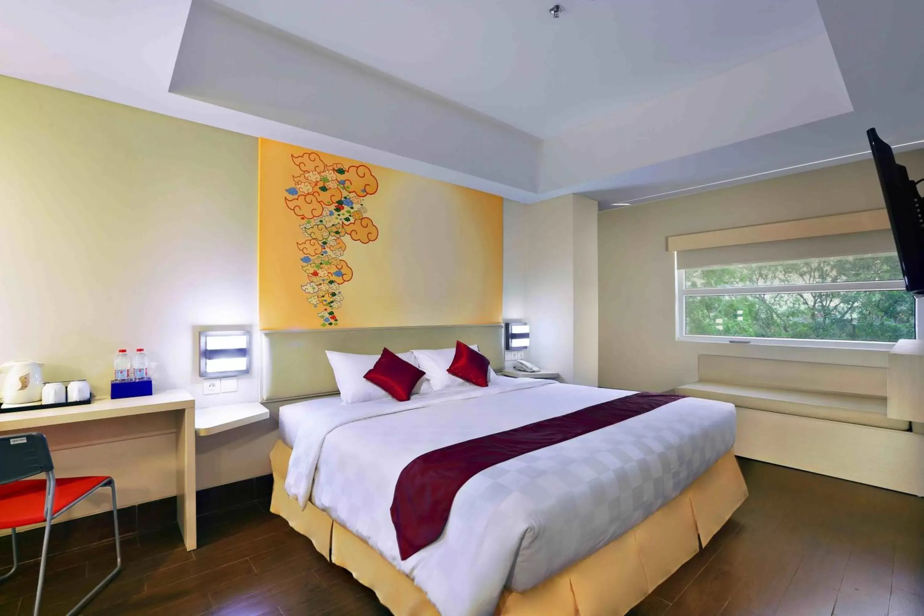 Photo of the whole room, Bed in Cordela Hotel Cirebon