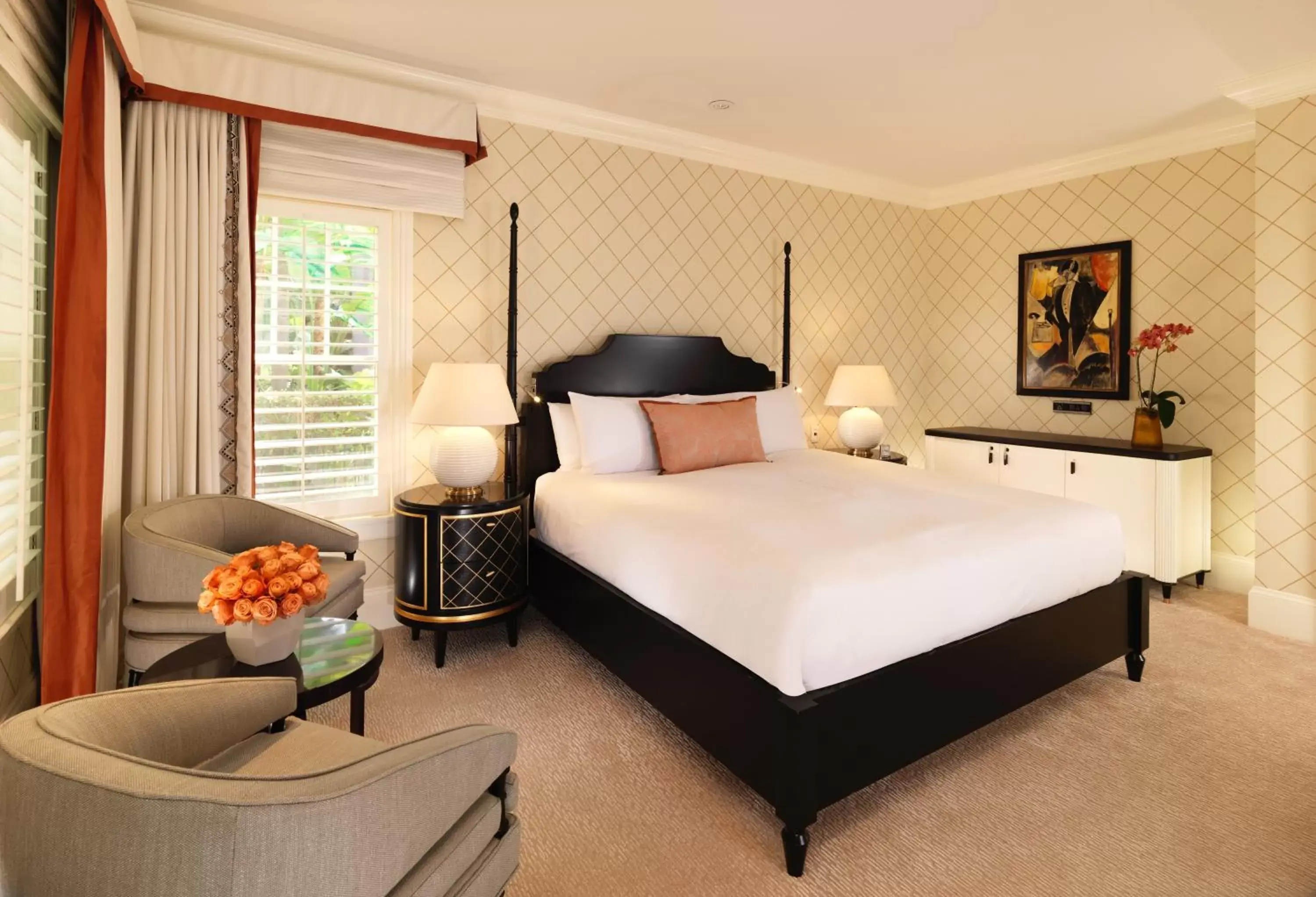 Bedroom in The Beverly Hills Hotel - Dorchester Collection
