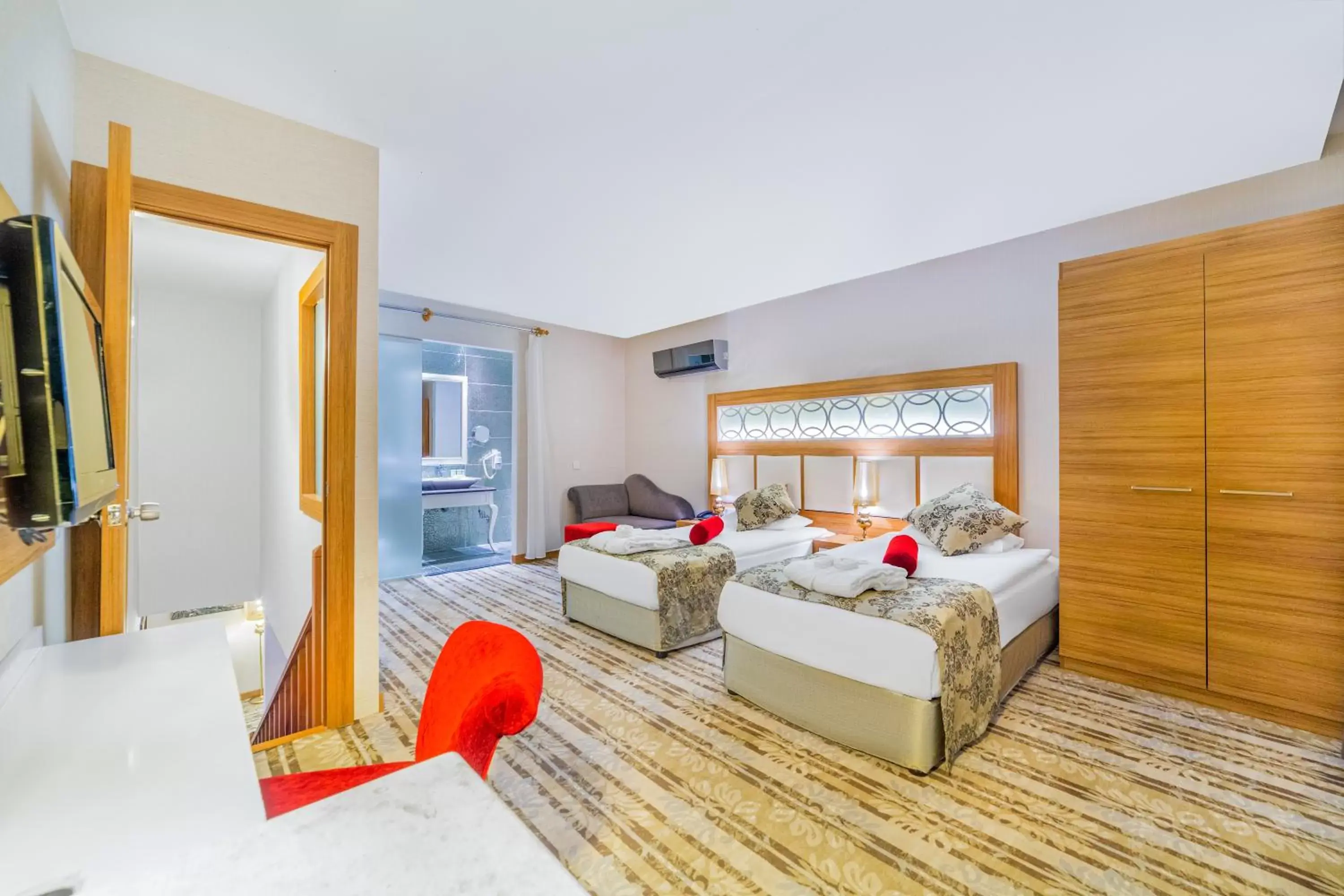 Family Suite in Justiniano Deluxe Resort