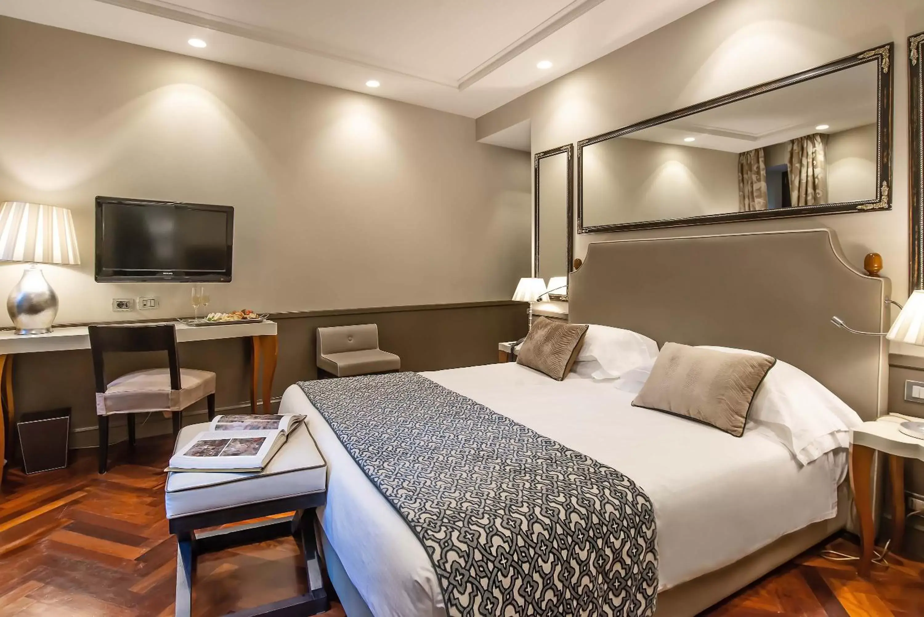 Bedroom, Bed in Hotel Lunetta