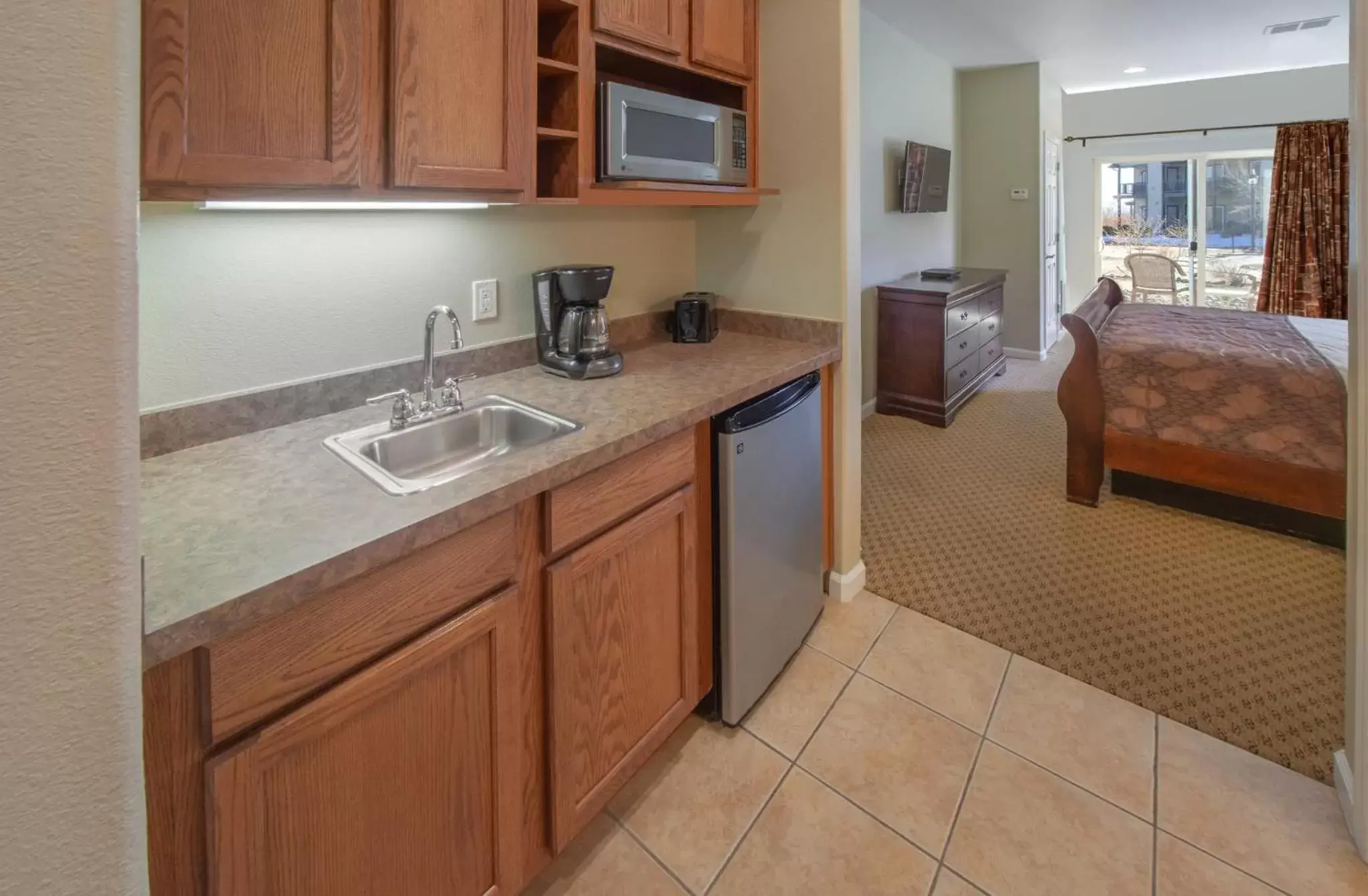 Photo of the whole room, Kitchen/Kitchenette in Holiday Inn Club Vacations - David Walley's Resort, an IHG Hotel