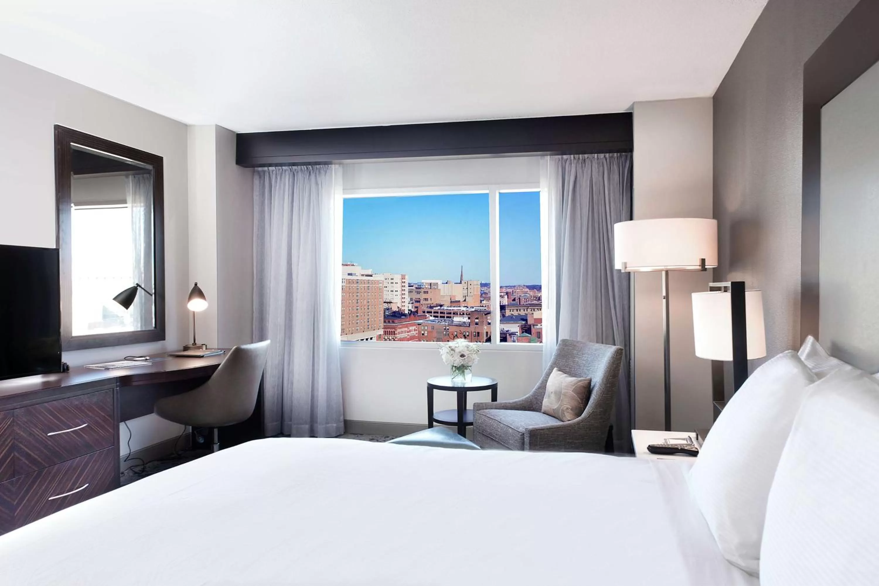 Bedroom, Bed in Hilton Baltimore Inner Harbor