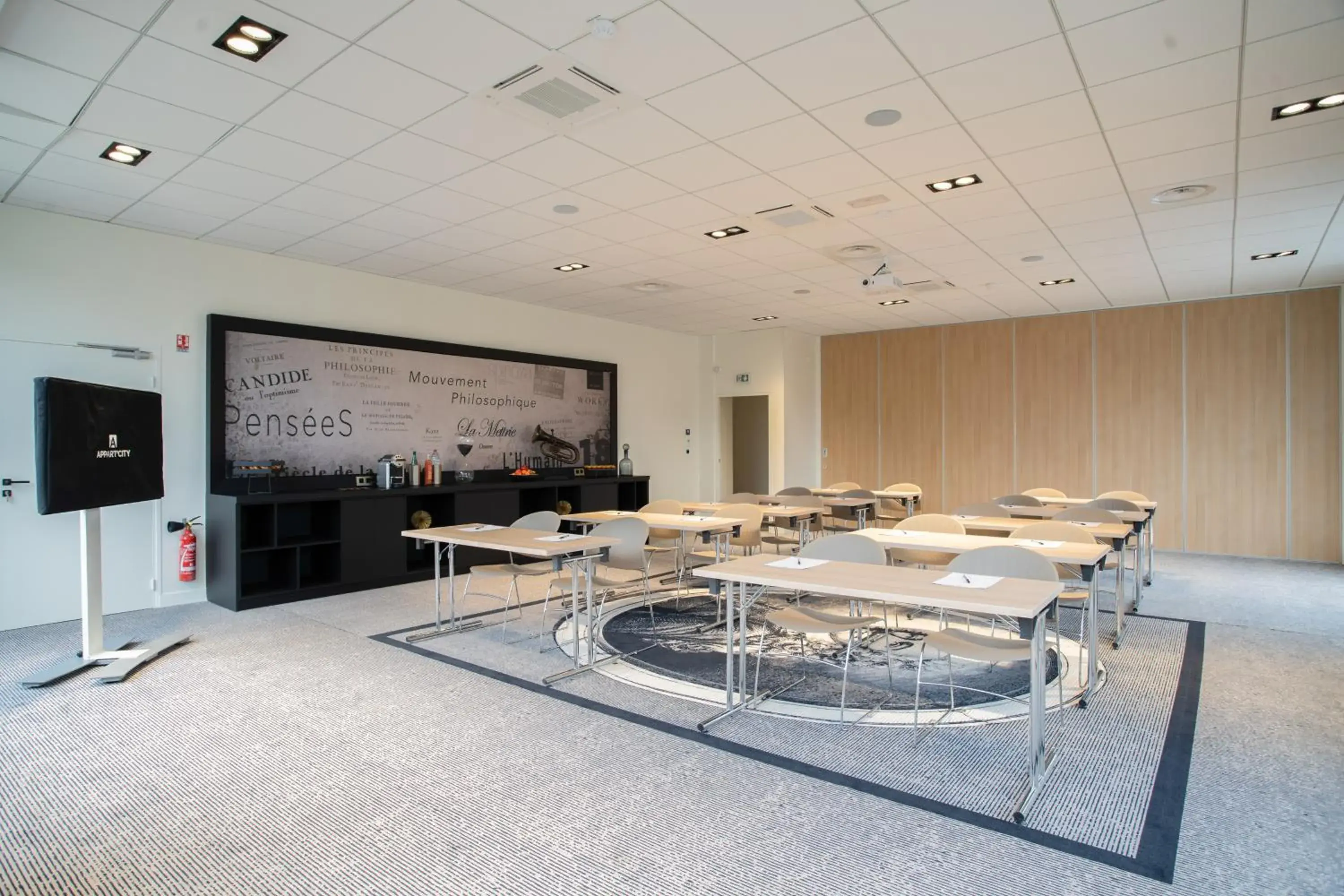 Meeting/conference room in Park & Suites Elégance Genève-Ferney Voltaire