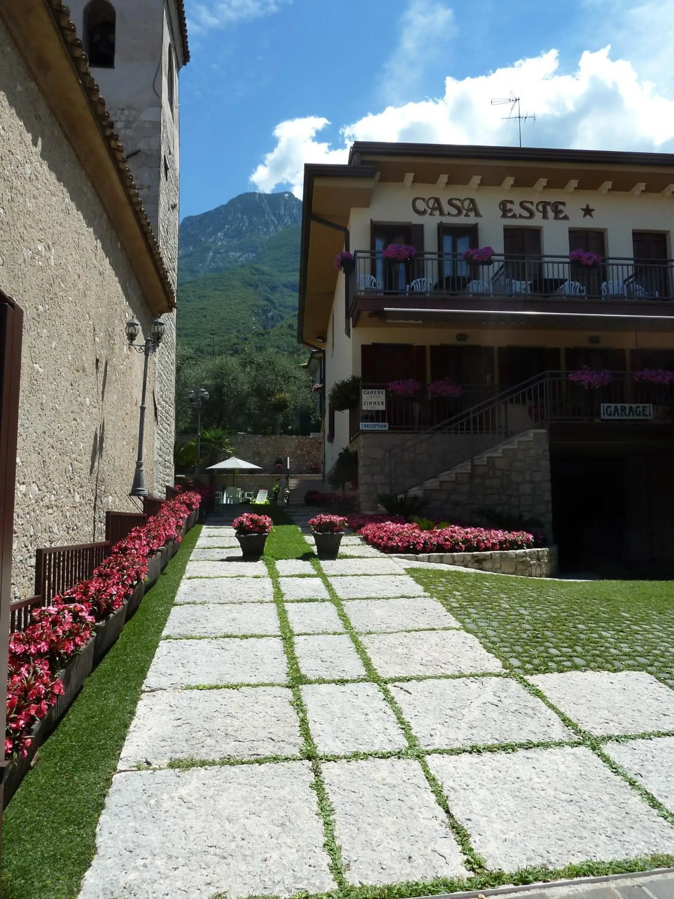 Facade/entrance, Garden in Albergo Casa Este