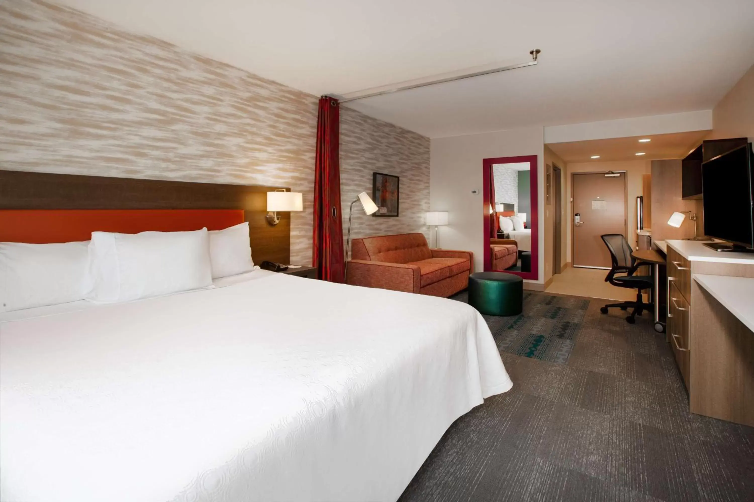 Bedroom, Bed in Home2 Suites By Hilton Lewisburg, Wv