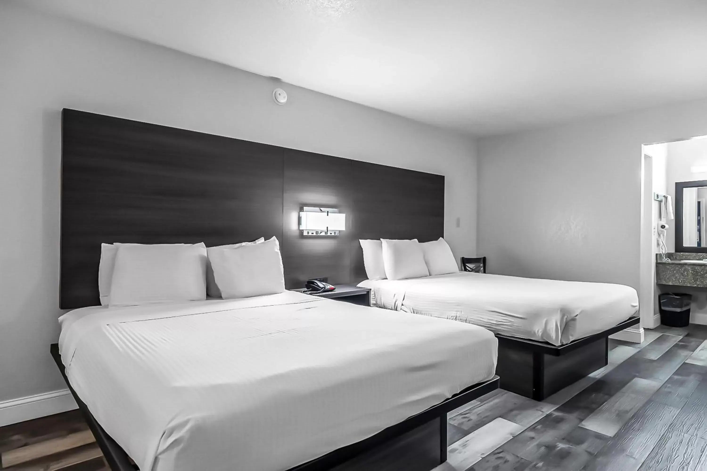 Bed in SureStay Hotel by Best Western Oklahoma City West