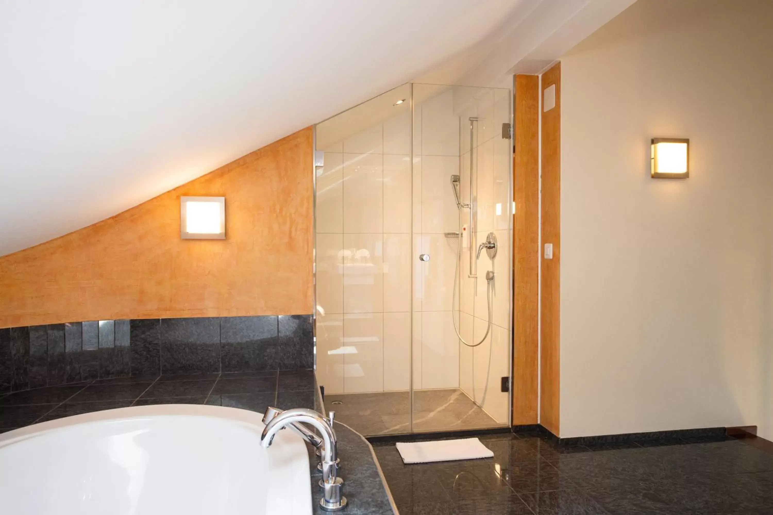 Bathroom in Hotel UTO KULM - car-free