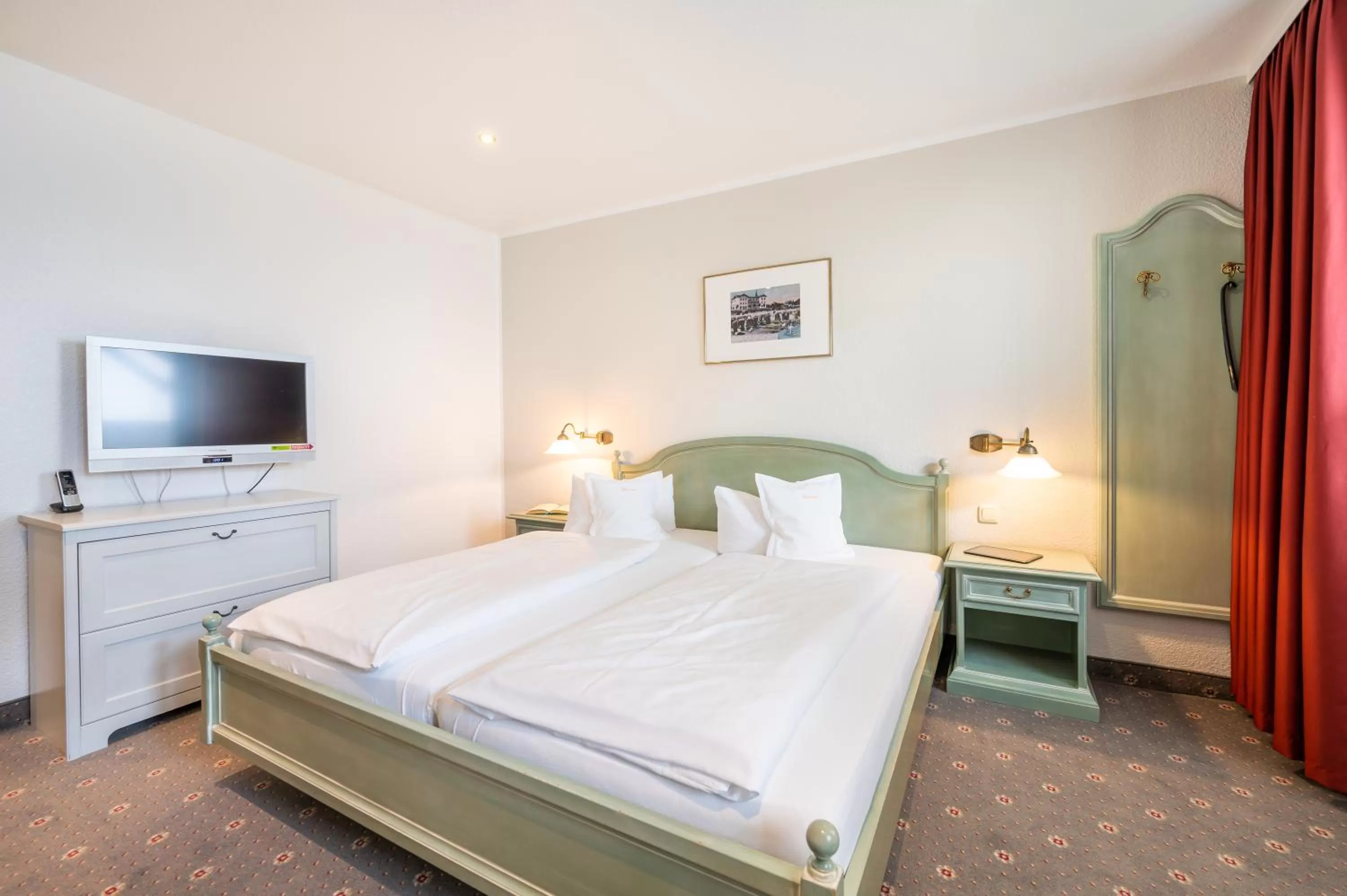 Photo of the whole room, Bed in Hotel Villa Neander