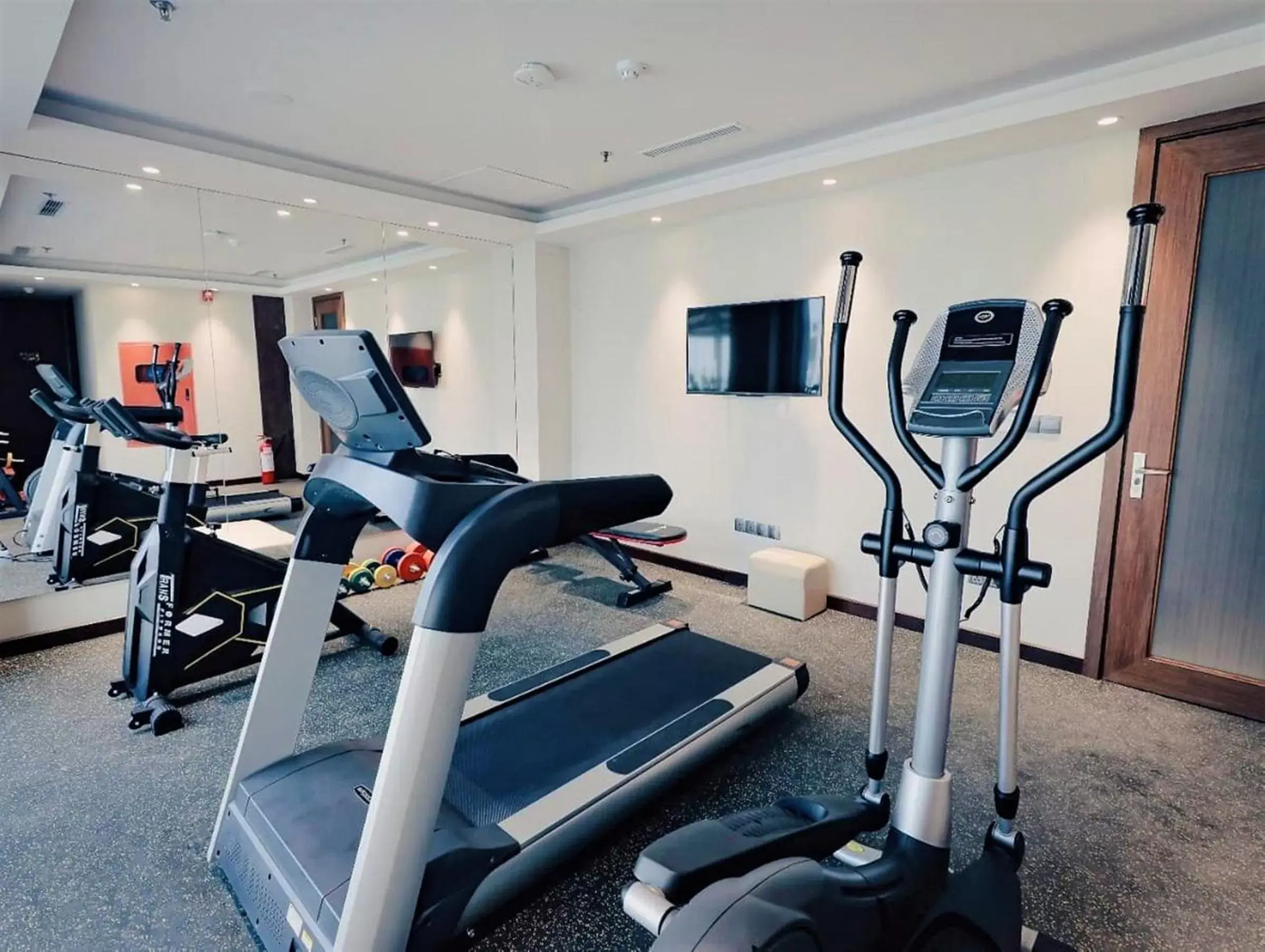 Fitness centre/facilities in Best Western PLUS Runway Fitness centre/facilities in Best Western PLUS Runway
