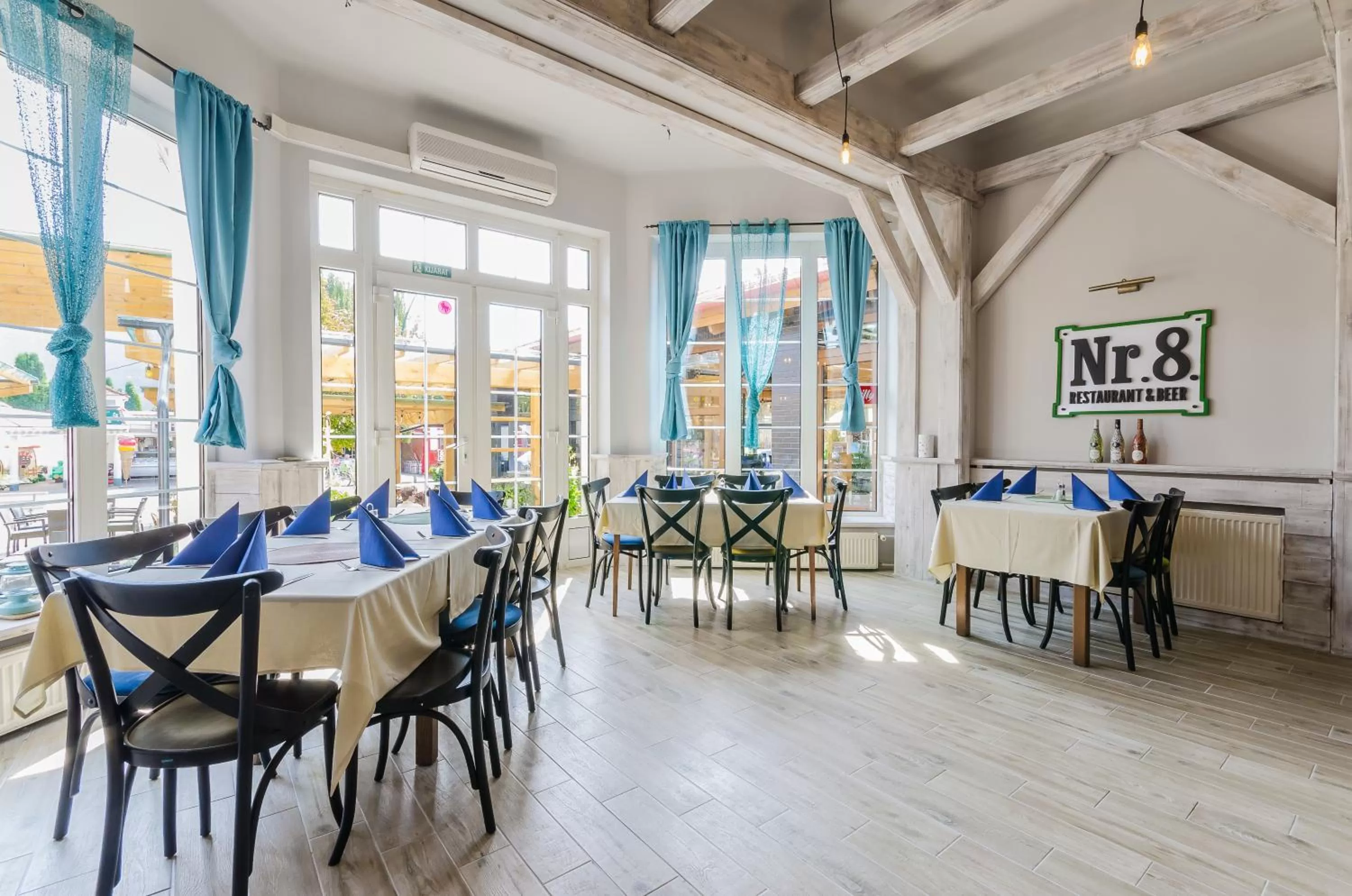 Restaurant/places to eat in Park Hotel Ambrózia