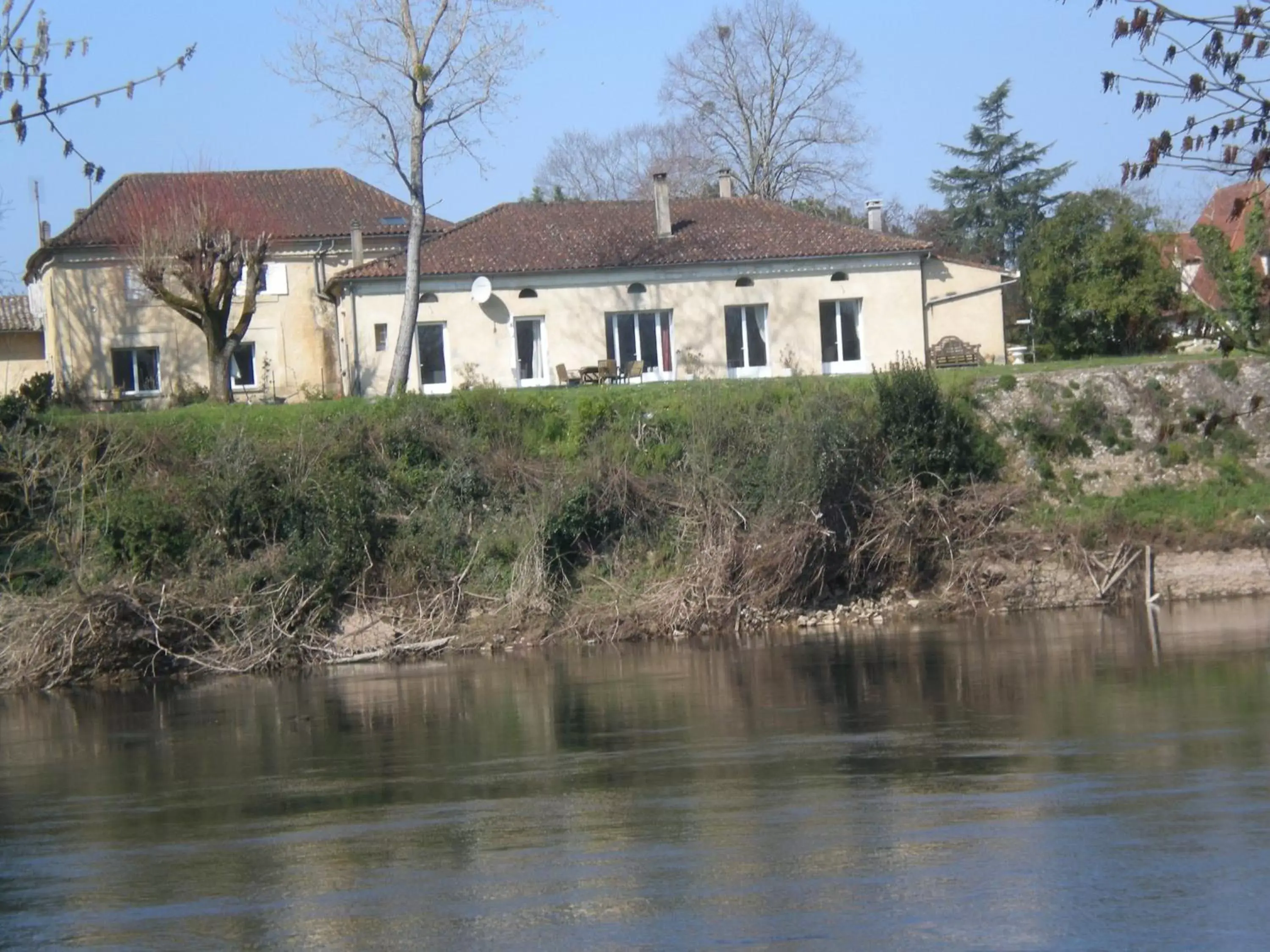 Property Building in Le Manoir de la Riviere