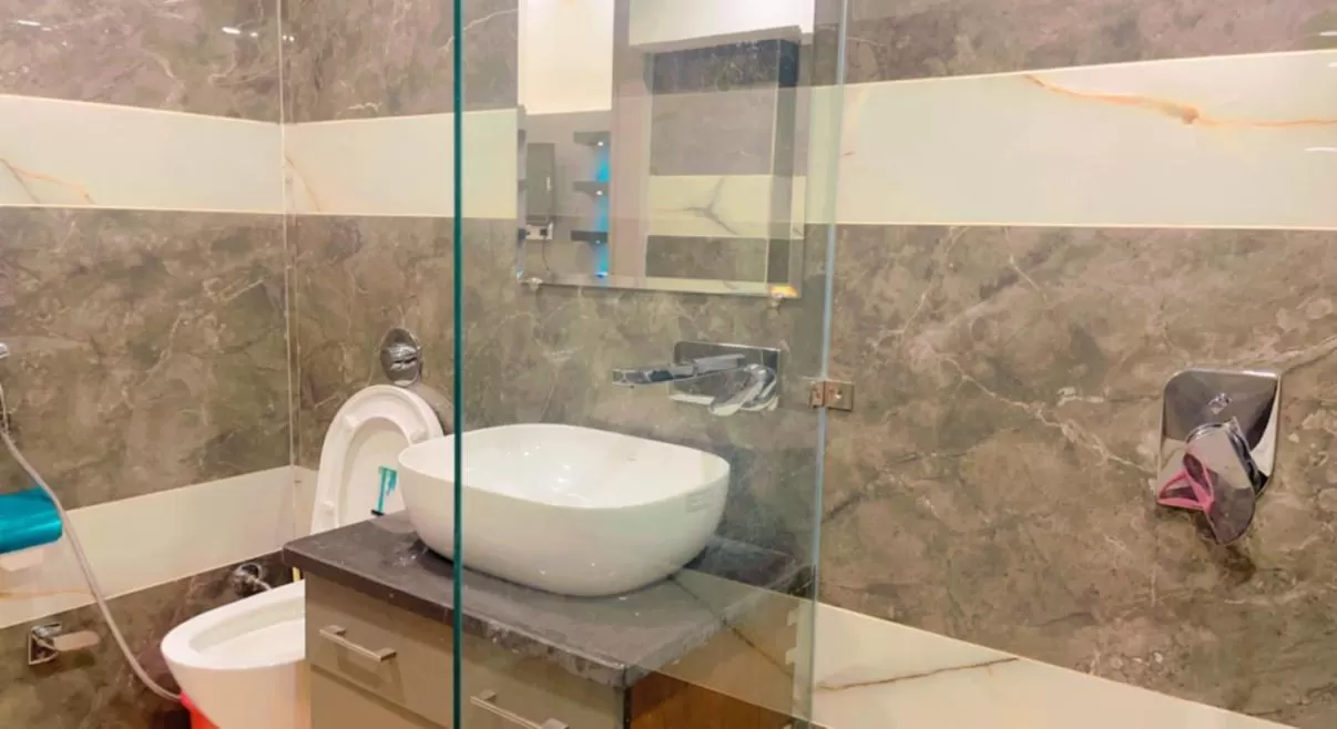 Bathroom in City View With Garden -5 Mins Walk From GOLDEN TEMPLE