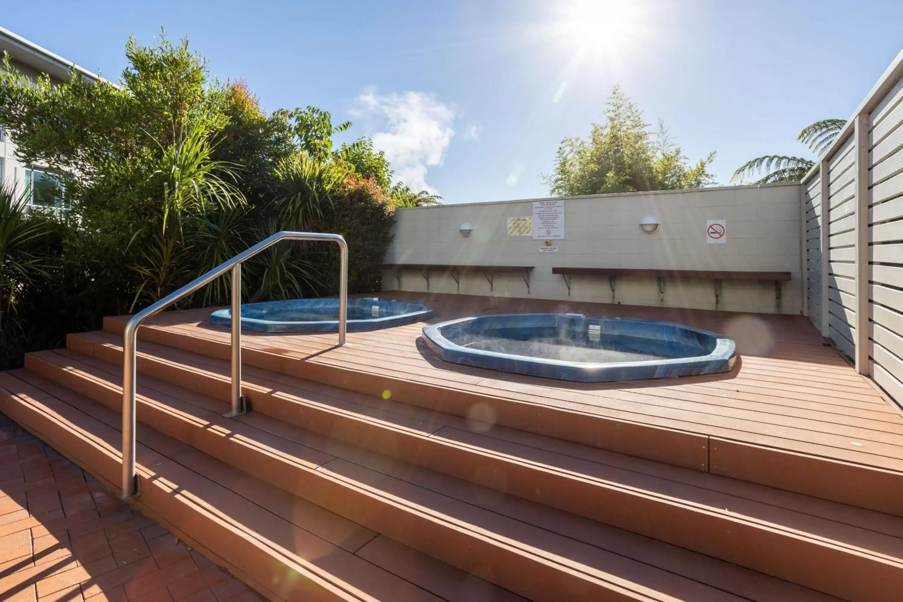 Hot Tub, Swimming Pool in Rydges Rotorua