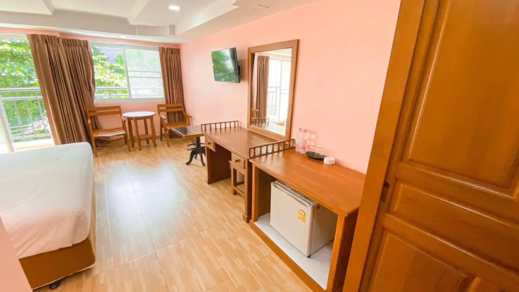 City view, Bed in A.A. Pattaya Golden Beach Hotel City view, Bed in A.A. Pattaya Golden Beach Hotel