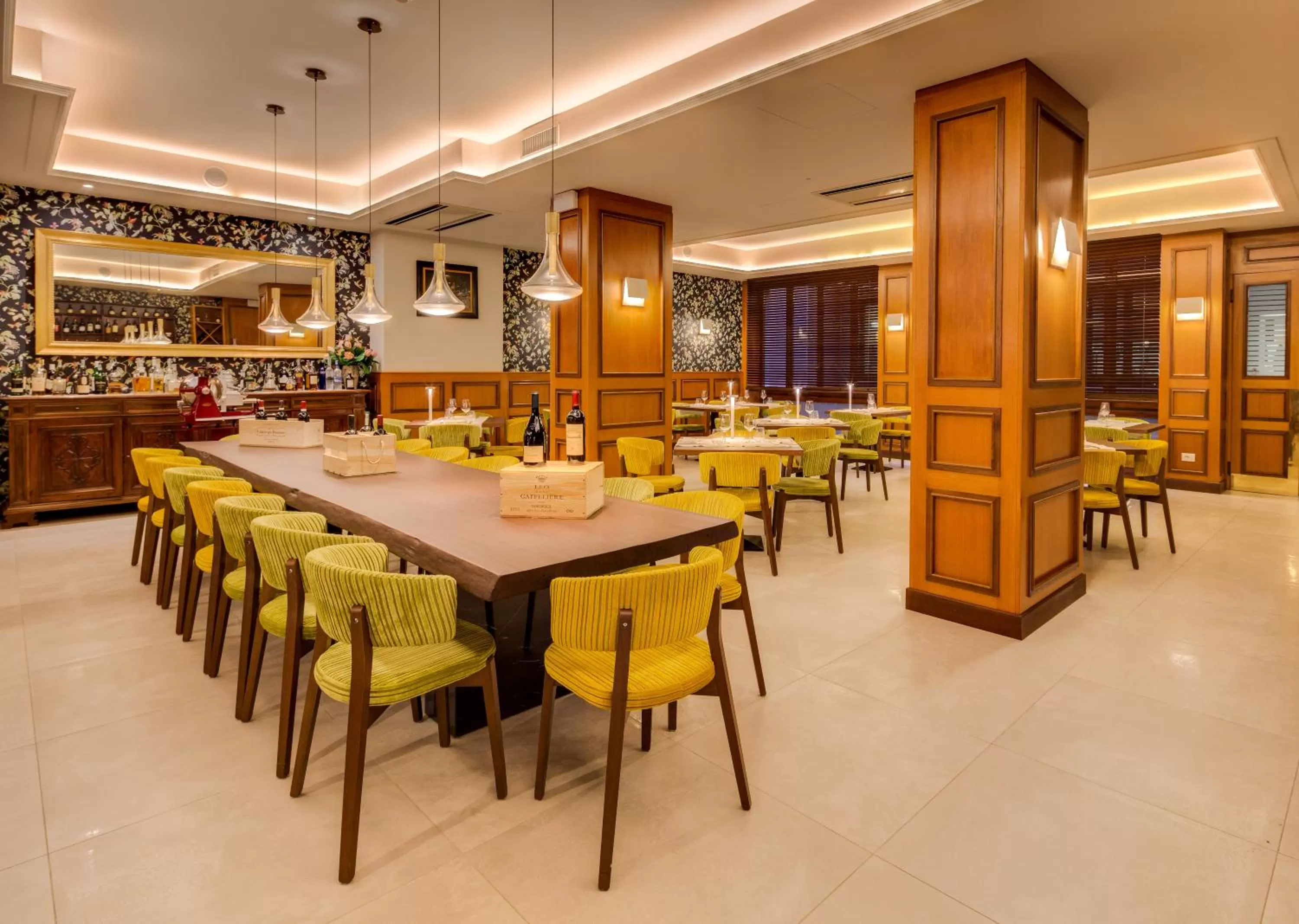 Restaurant/places to eat in Grande Albergo Roma