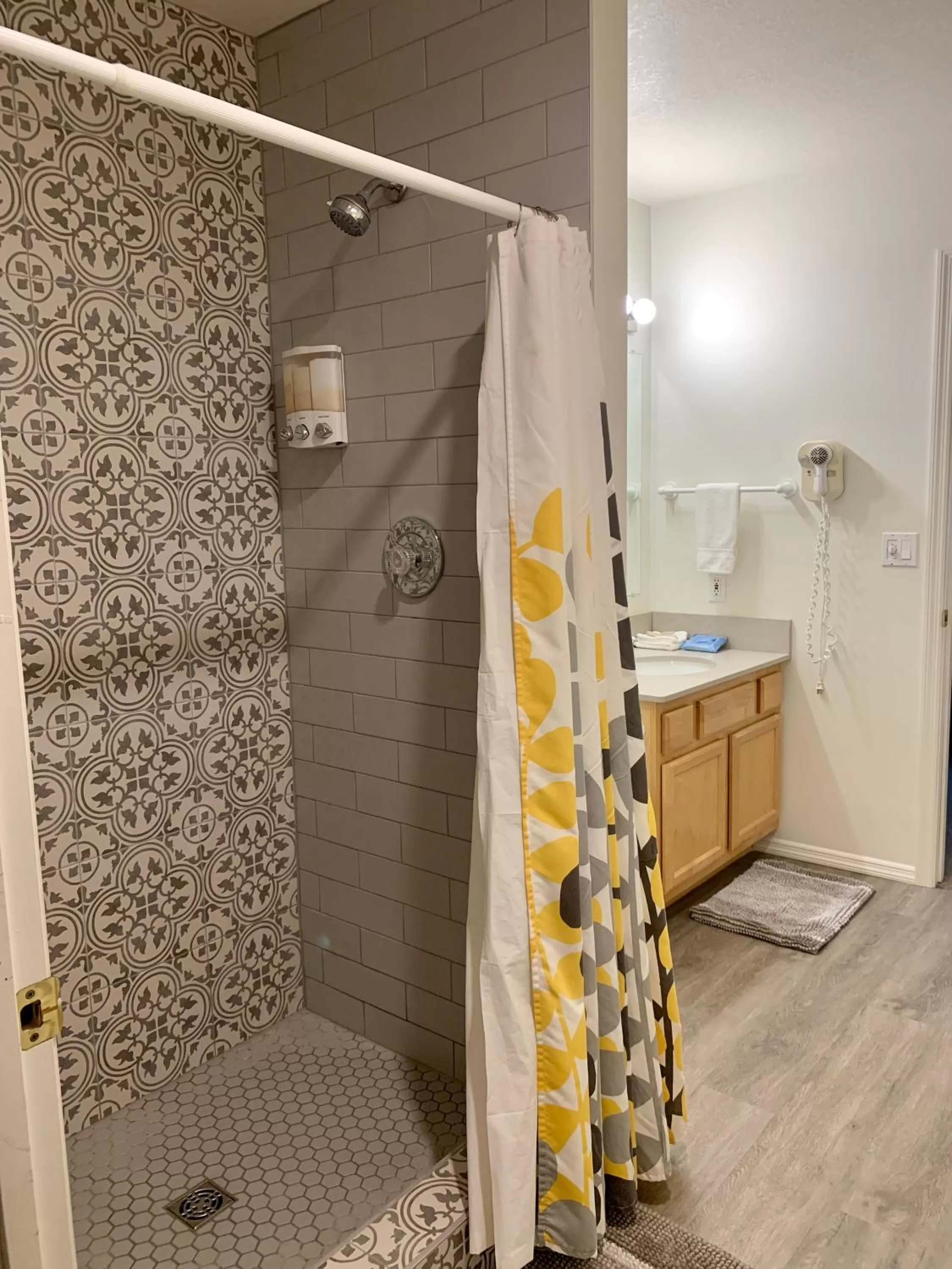 Bathroom in Fox Hollow Inn