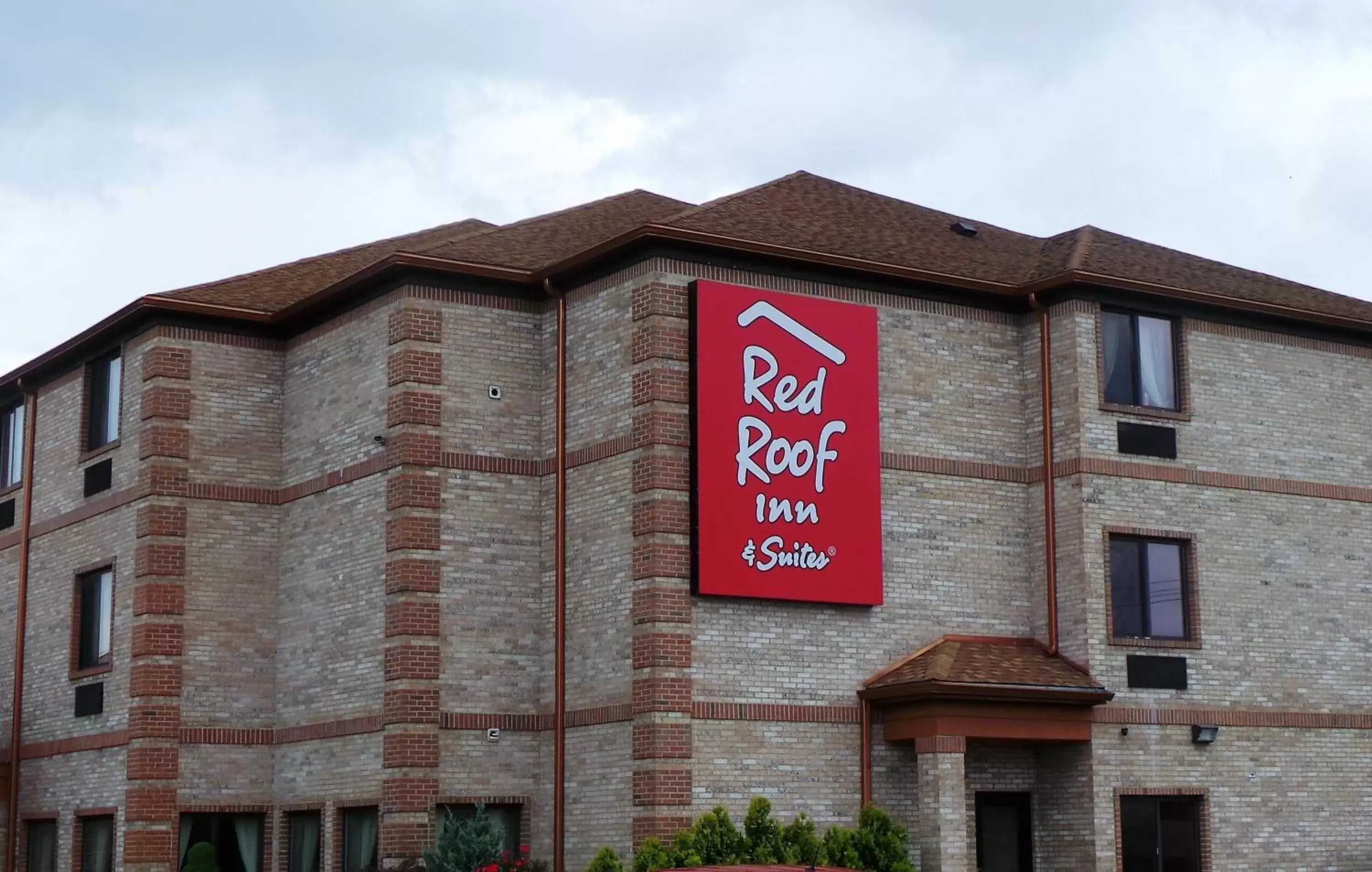 Property building in Red Roof Inn & Suites Detroit - Melvindale/Dearborn