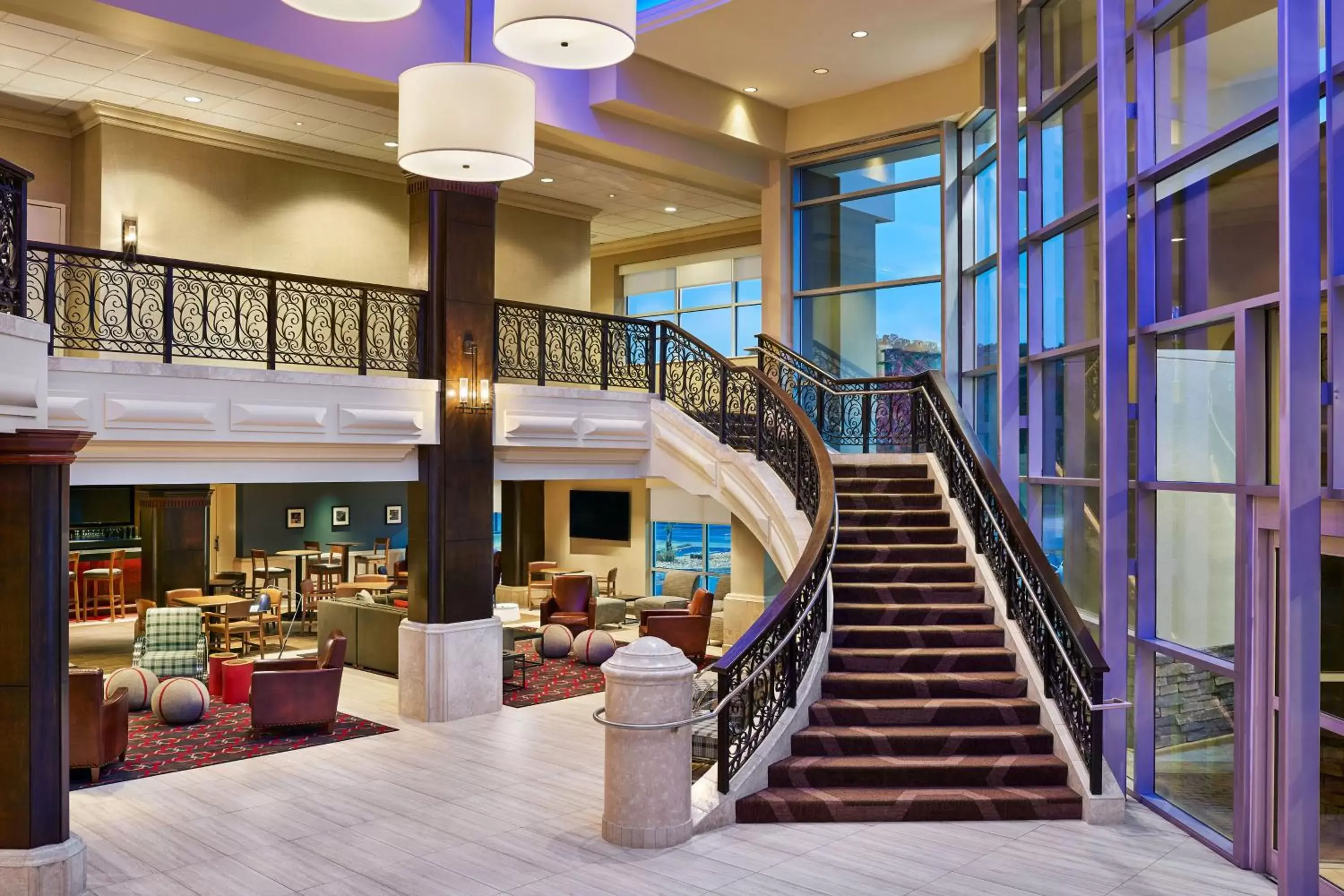 Lobby or reception in Four Points by Sheraton Little Rock Midtown