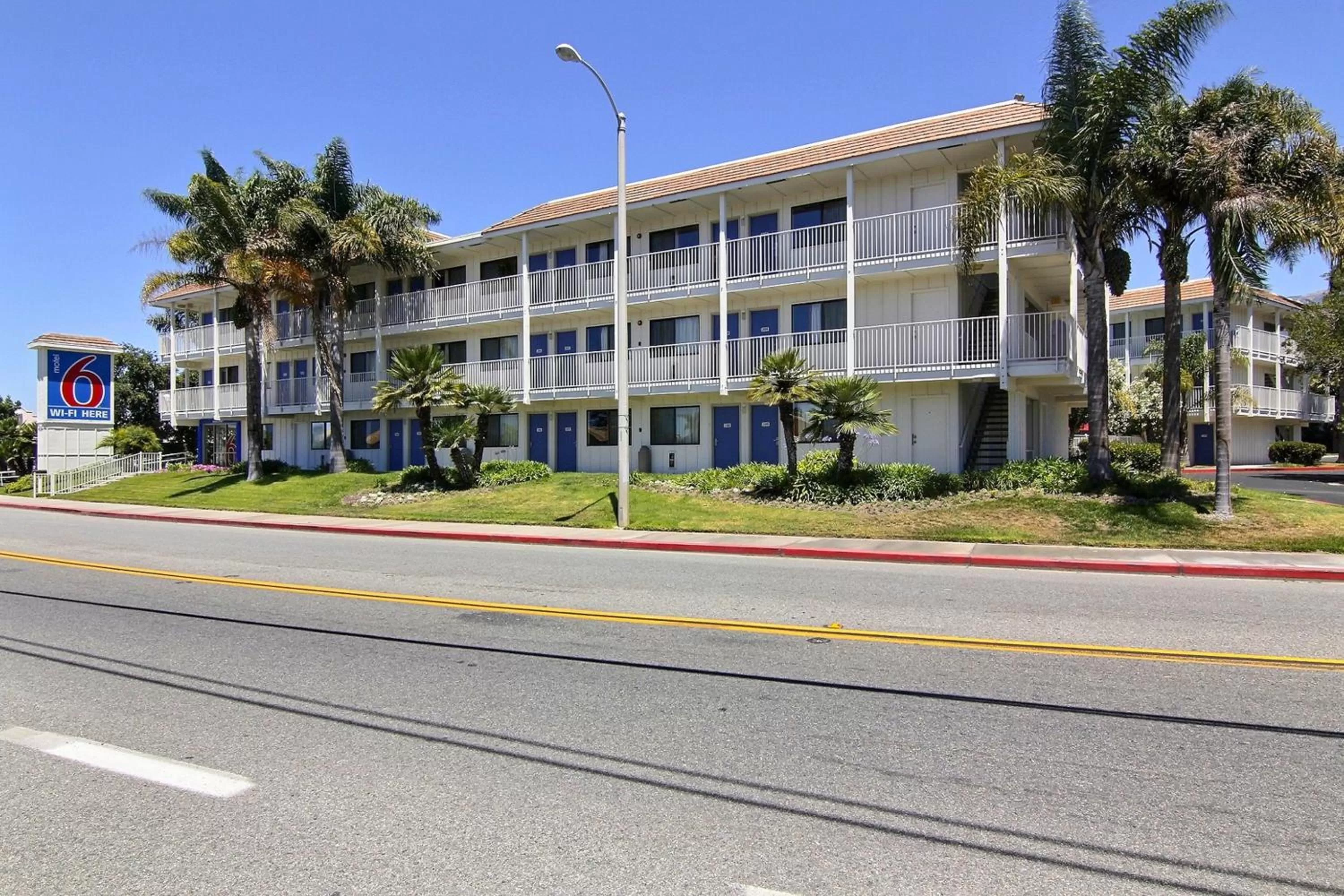 Facade/entrance in Motel 6-Carpinteria, CA - Santa Barbara - North