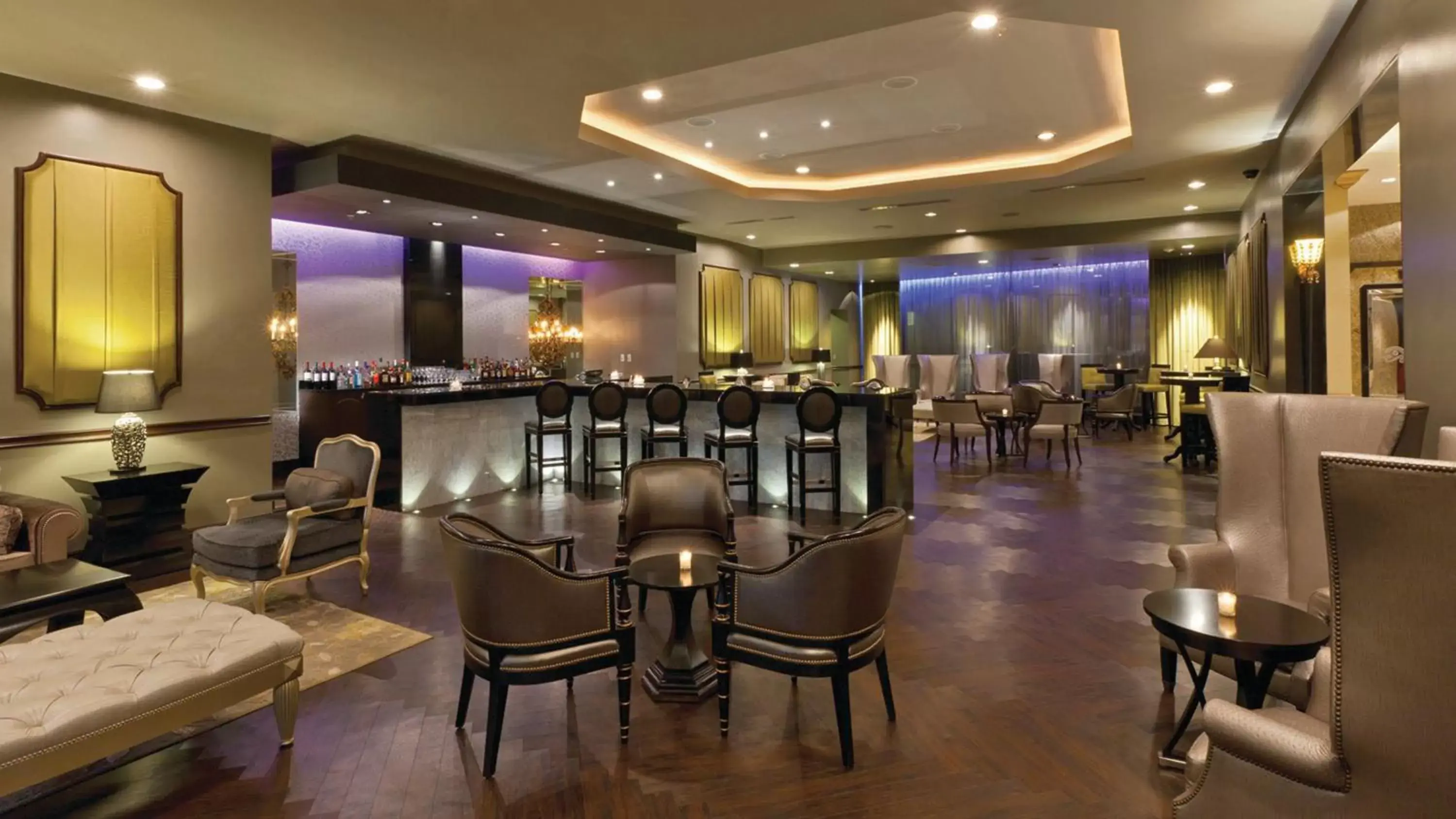 Lounge or bar in Intercontinental Miramar Panama, an IHG Hotel