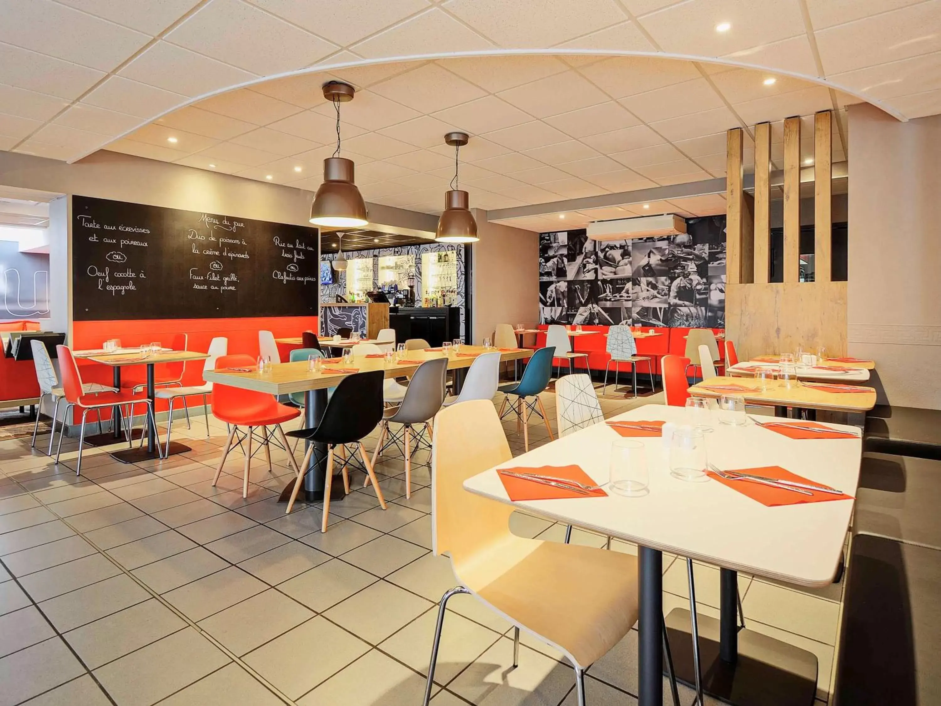 Restaurant/Places to Eat in ibis Poitiers Beaulieu