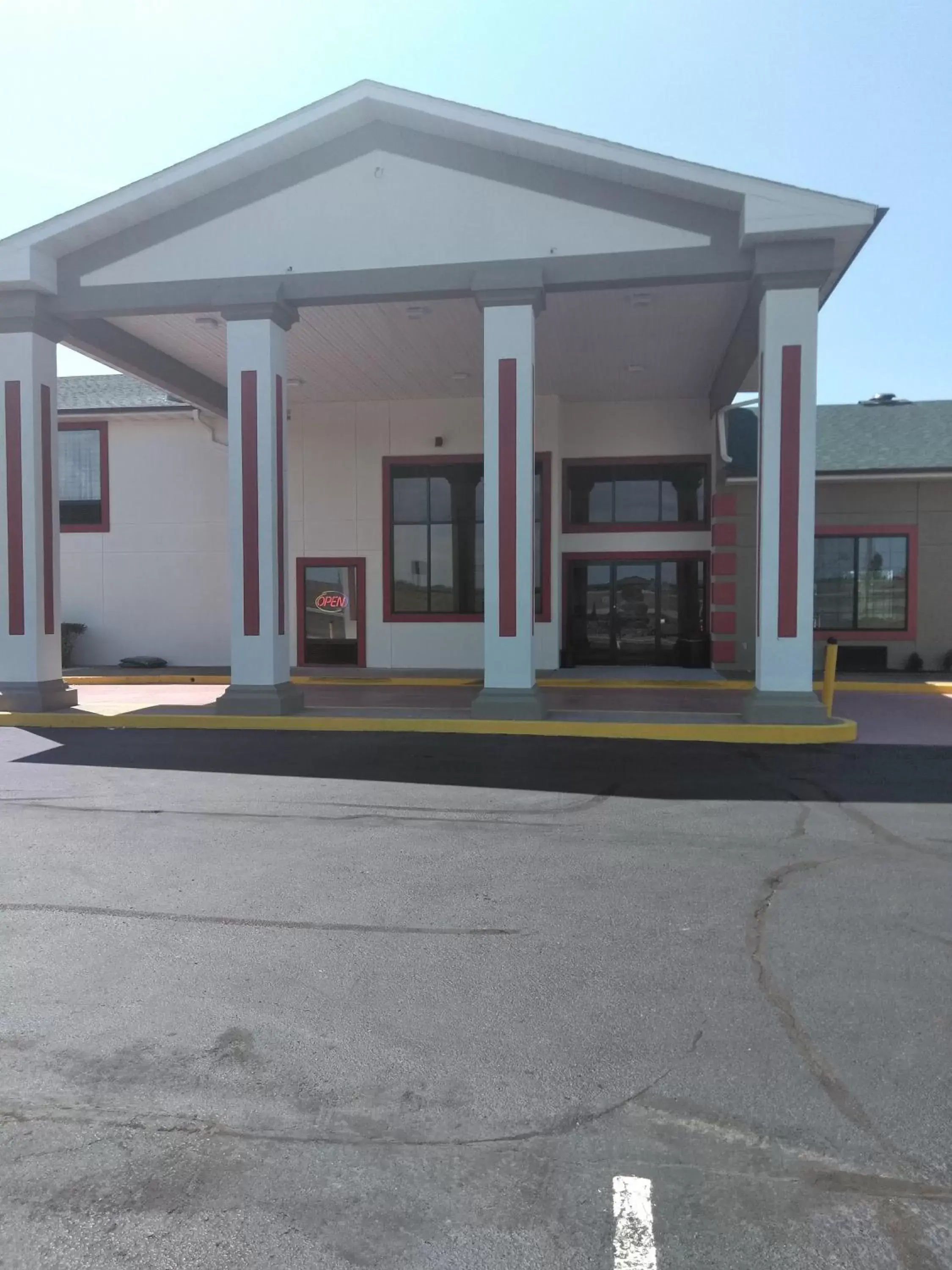 Facade/entrance, Property Building in Quality Inn & Suites
