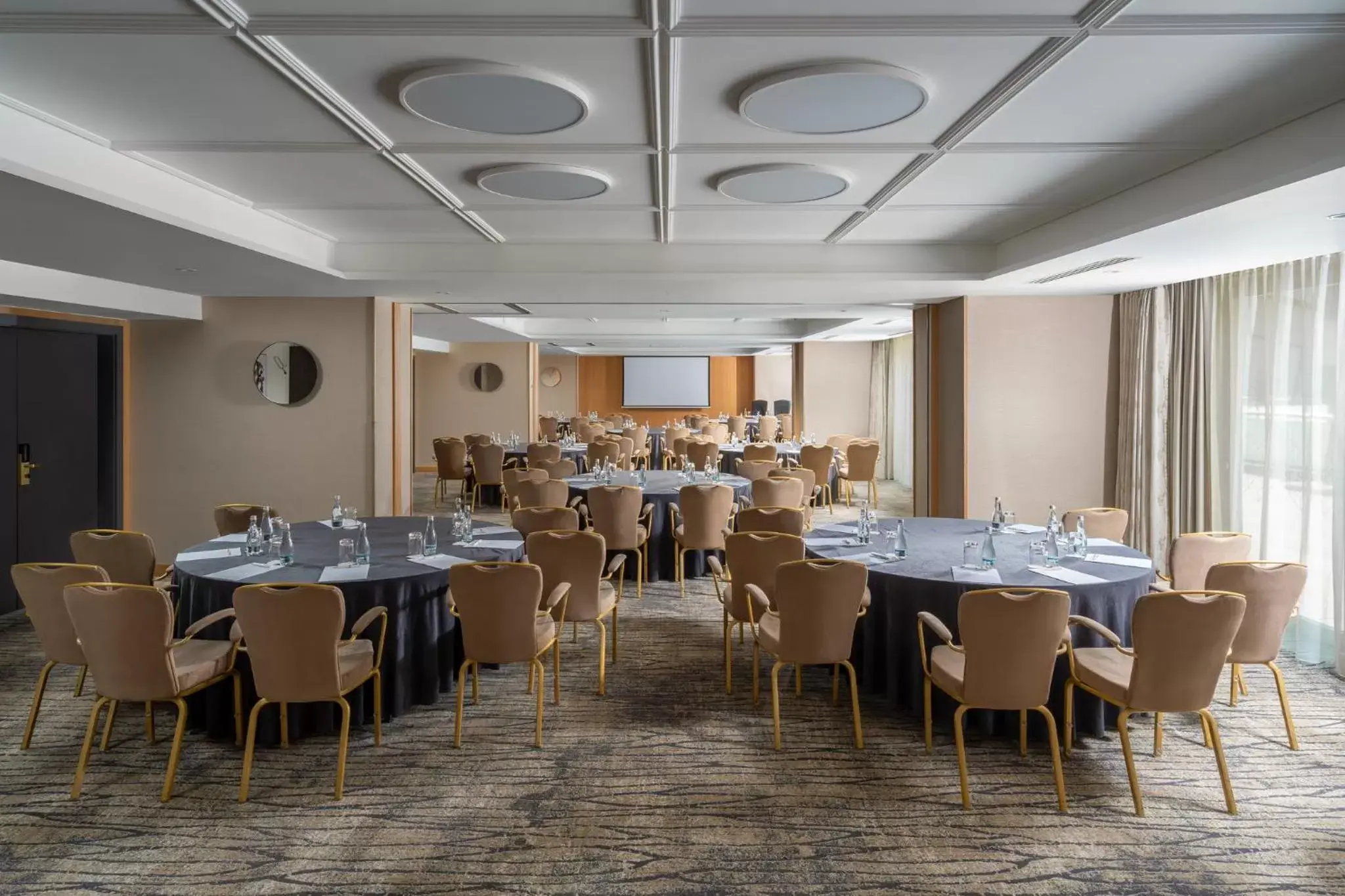 Meeting/conference room, Restaurant/Places to Eat in InterContinental Athenee Palace Bucharest, an IHG Hotel