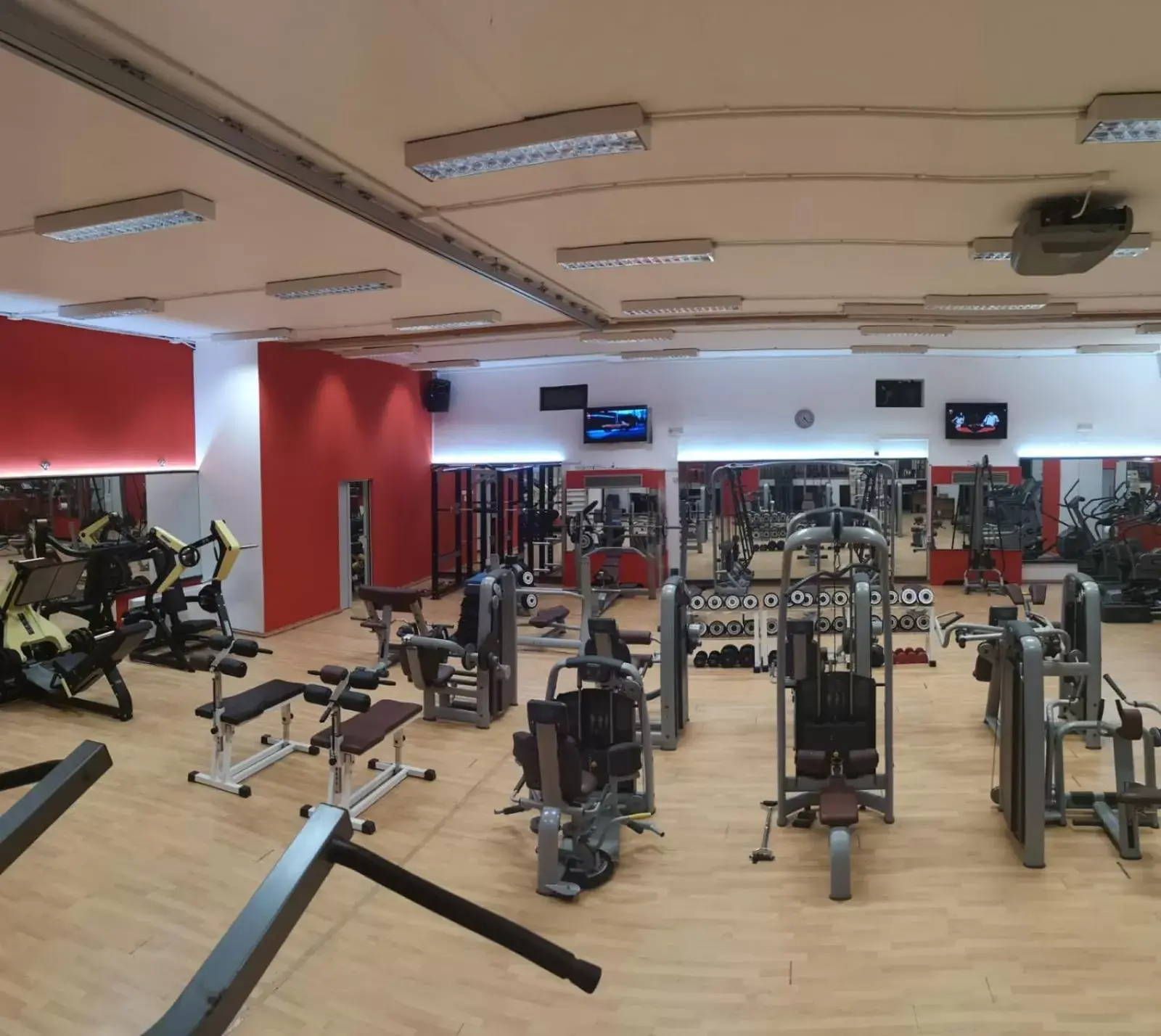 Fitness centre/facilities, Fitness Center/Facilities in Central Wellness Hotel
