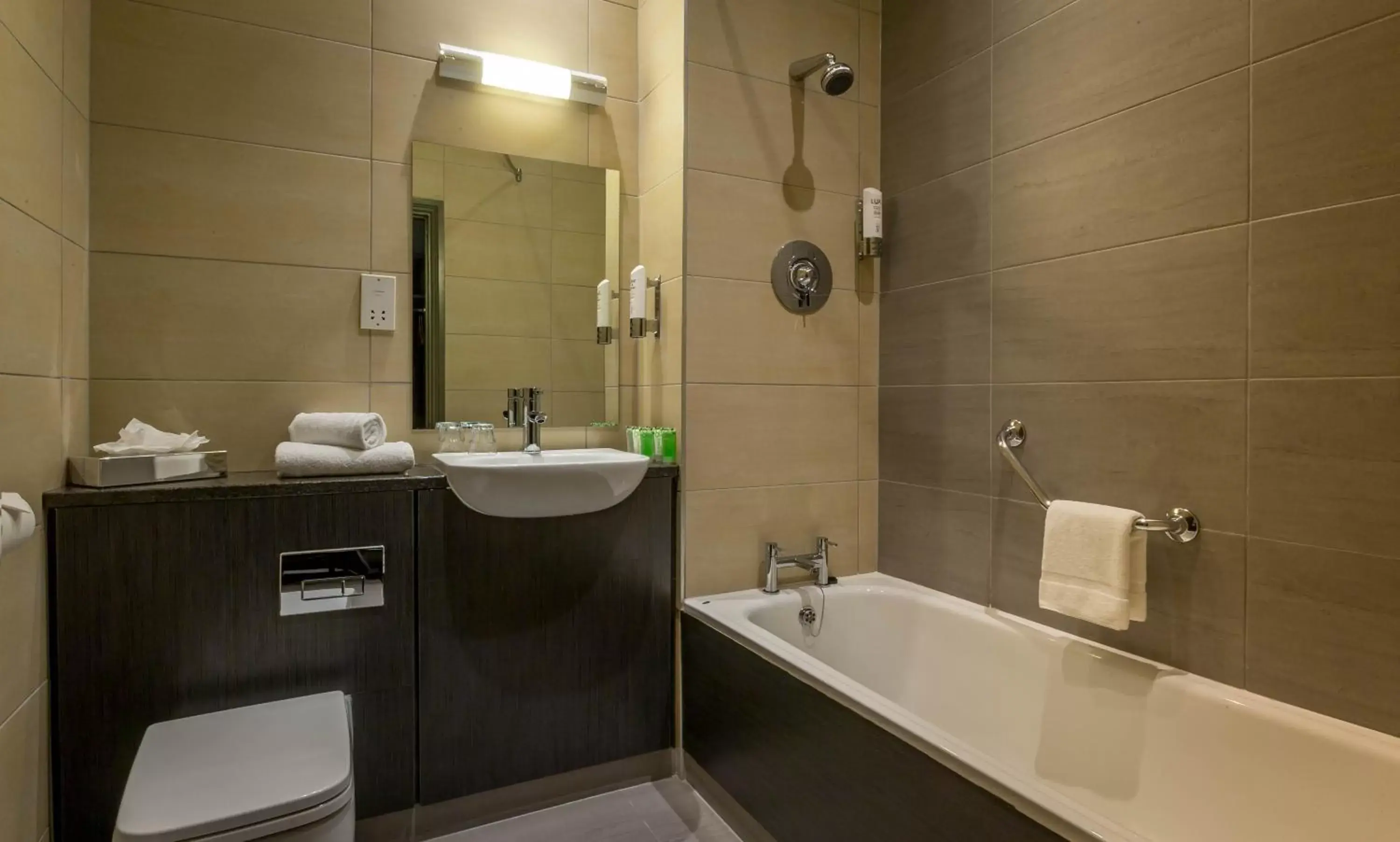 Shower, Bathroom in Maldron Hotel Shandon Cork City