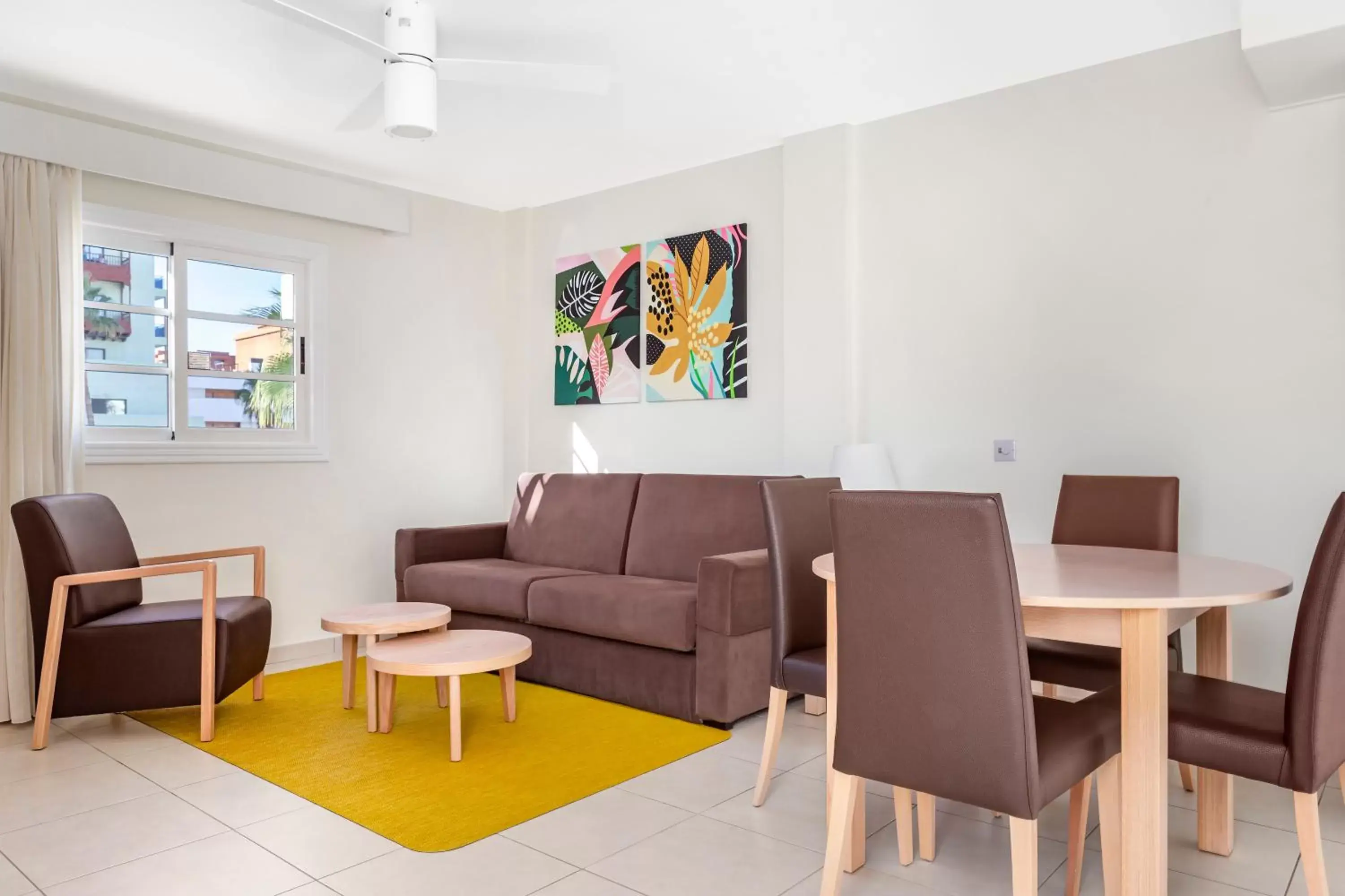 Living room, Seating Area in Sunset Harbour Club