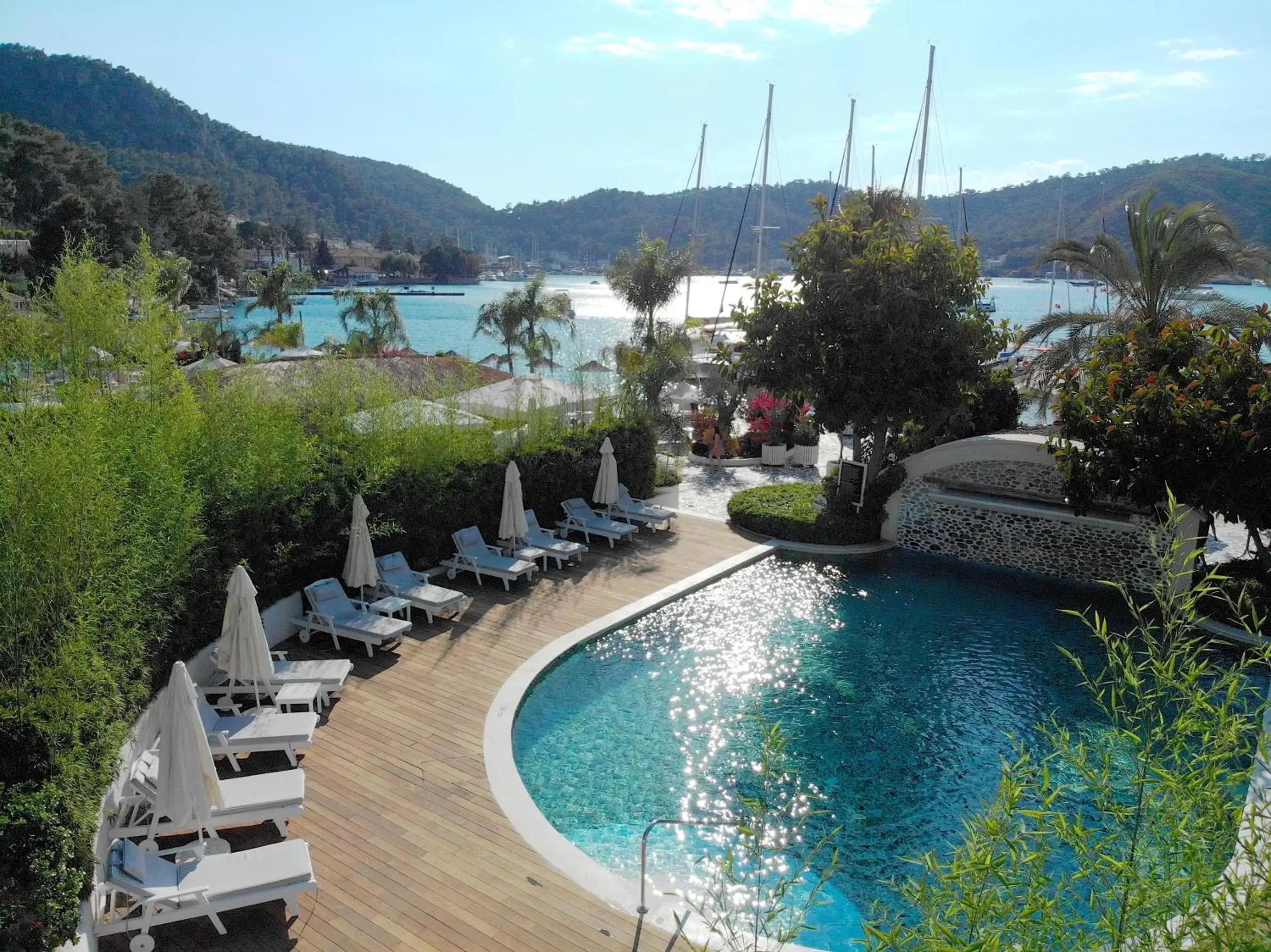 Sea view, Swimming Pool in Yacht Classic Hotel - Boutique Class
