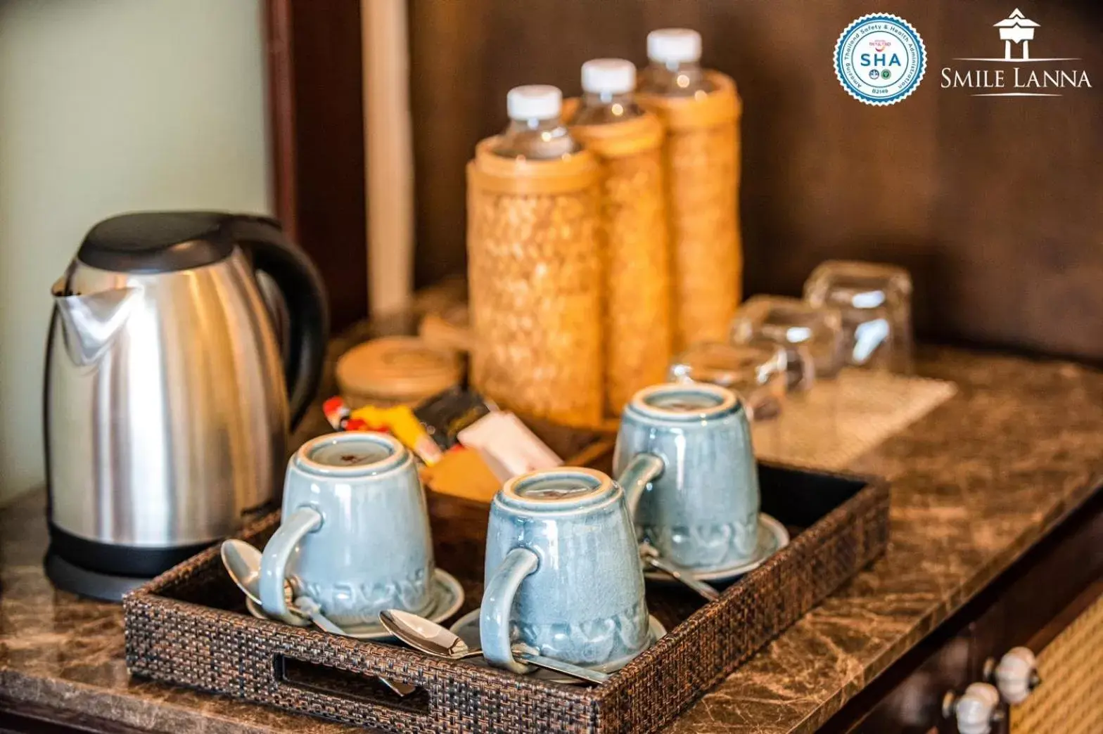 Coffee/tea facilities in Smile Lanna Hotel