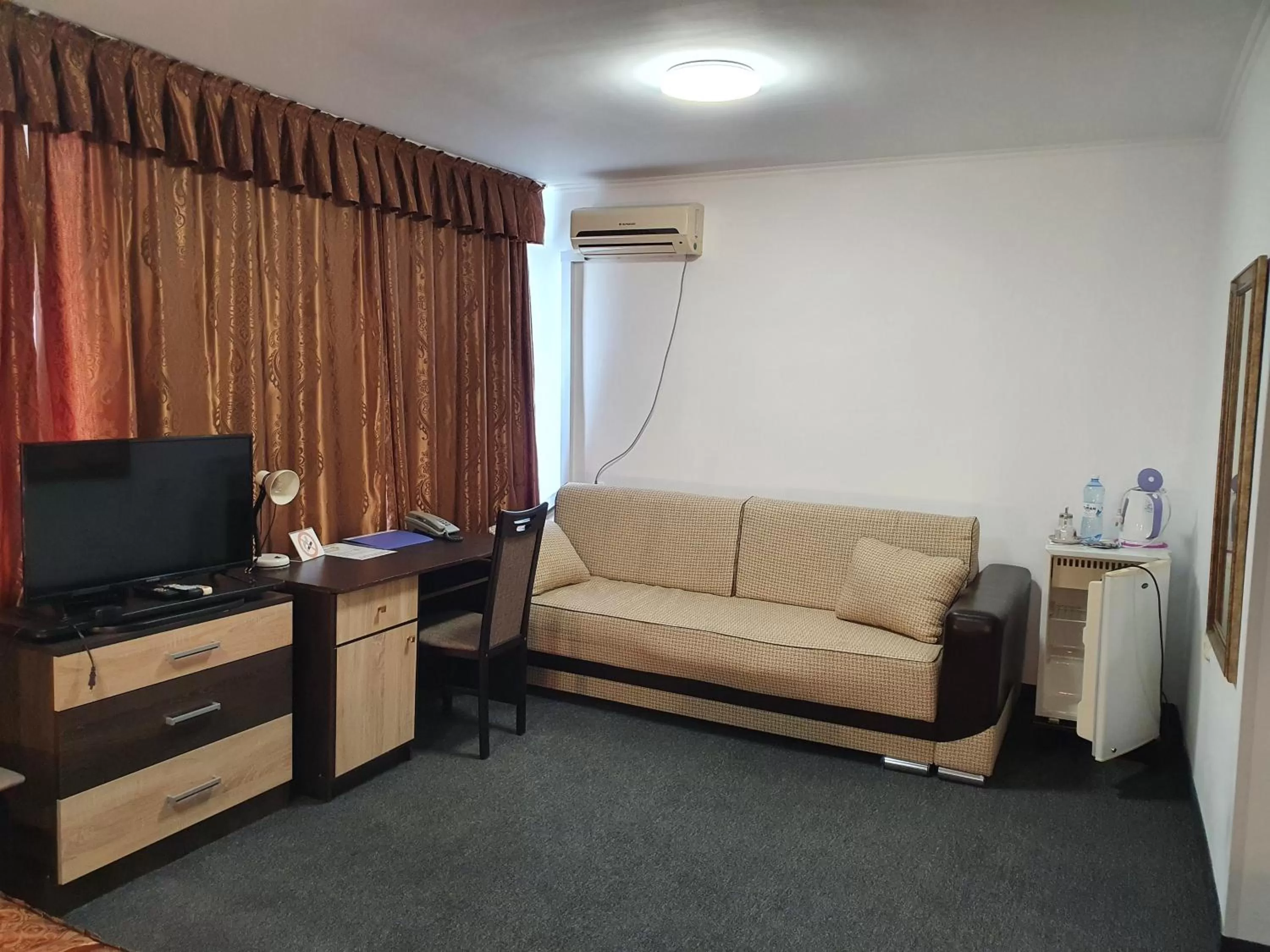 Seating area in Aktobe Hotel