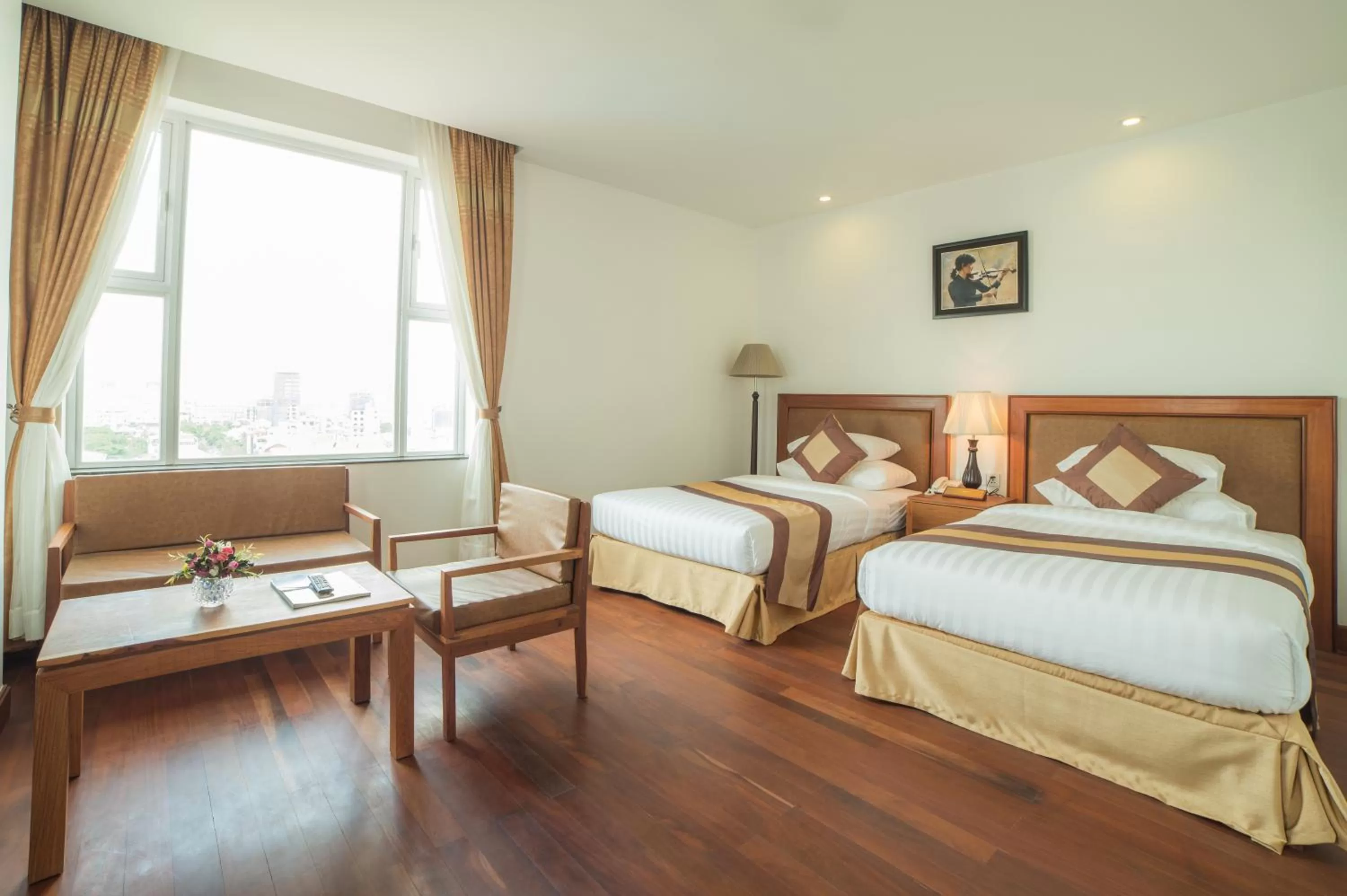 Shower, Bed in Phnom Penh Katari Hotel