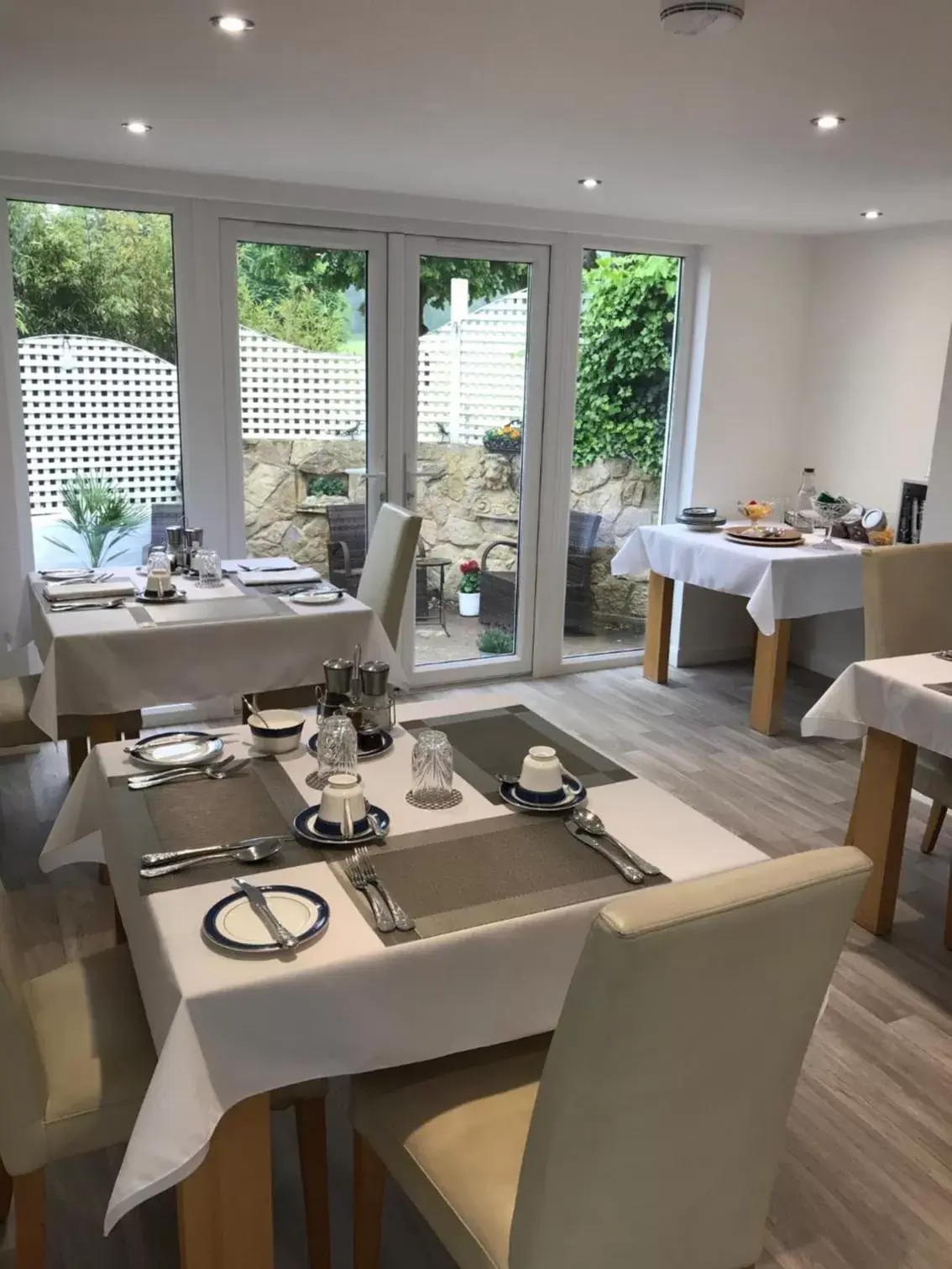 Dining area in Koala Cottage Dining area in Koala Cottage