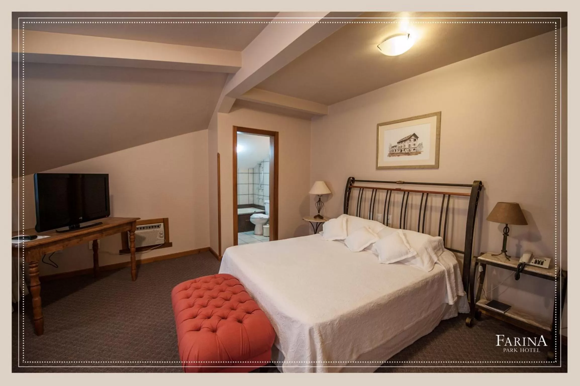 Bedroom, Bed in Farina Park Hotel