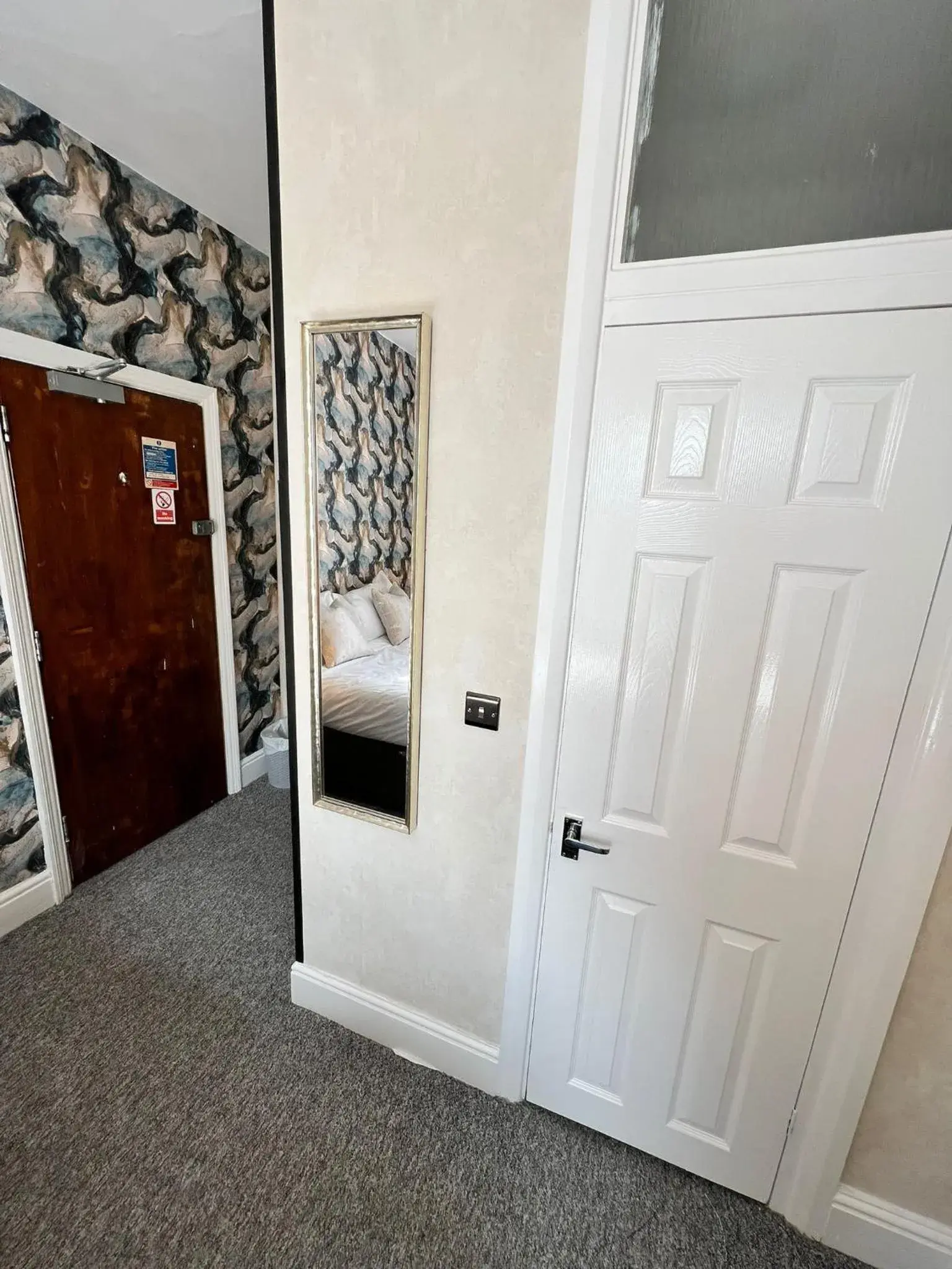 Bedroom, Bed in OYO Marine Parade Hotel, Eastbourne Pier Bedroom, Bed in OYO Marine Parade Hotel, Eastbourne Pier