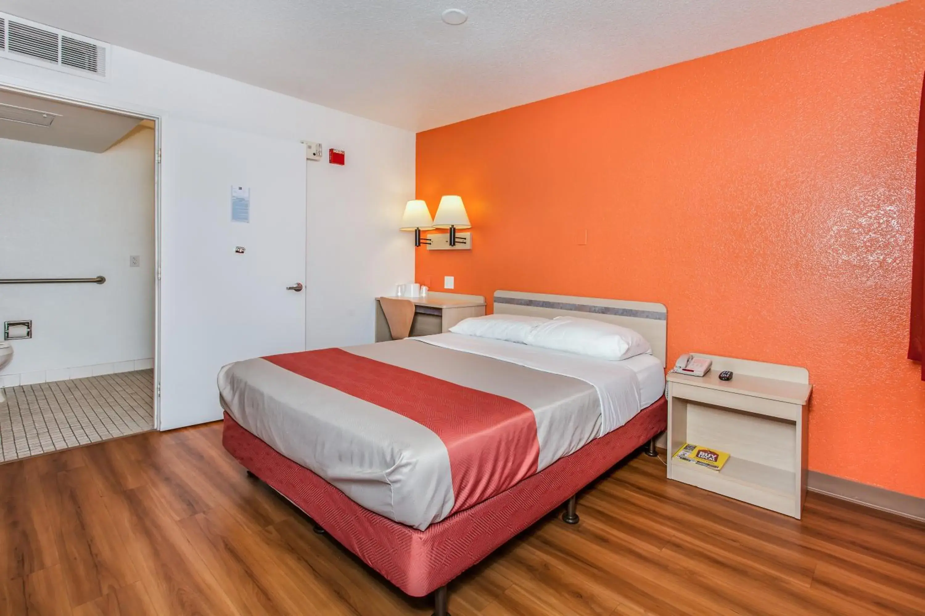 Bedroom, Bed in Motel 6-Vacaville, CA