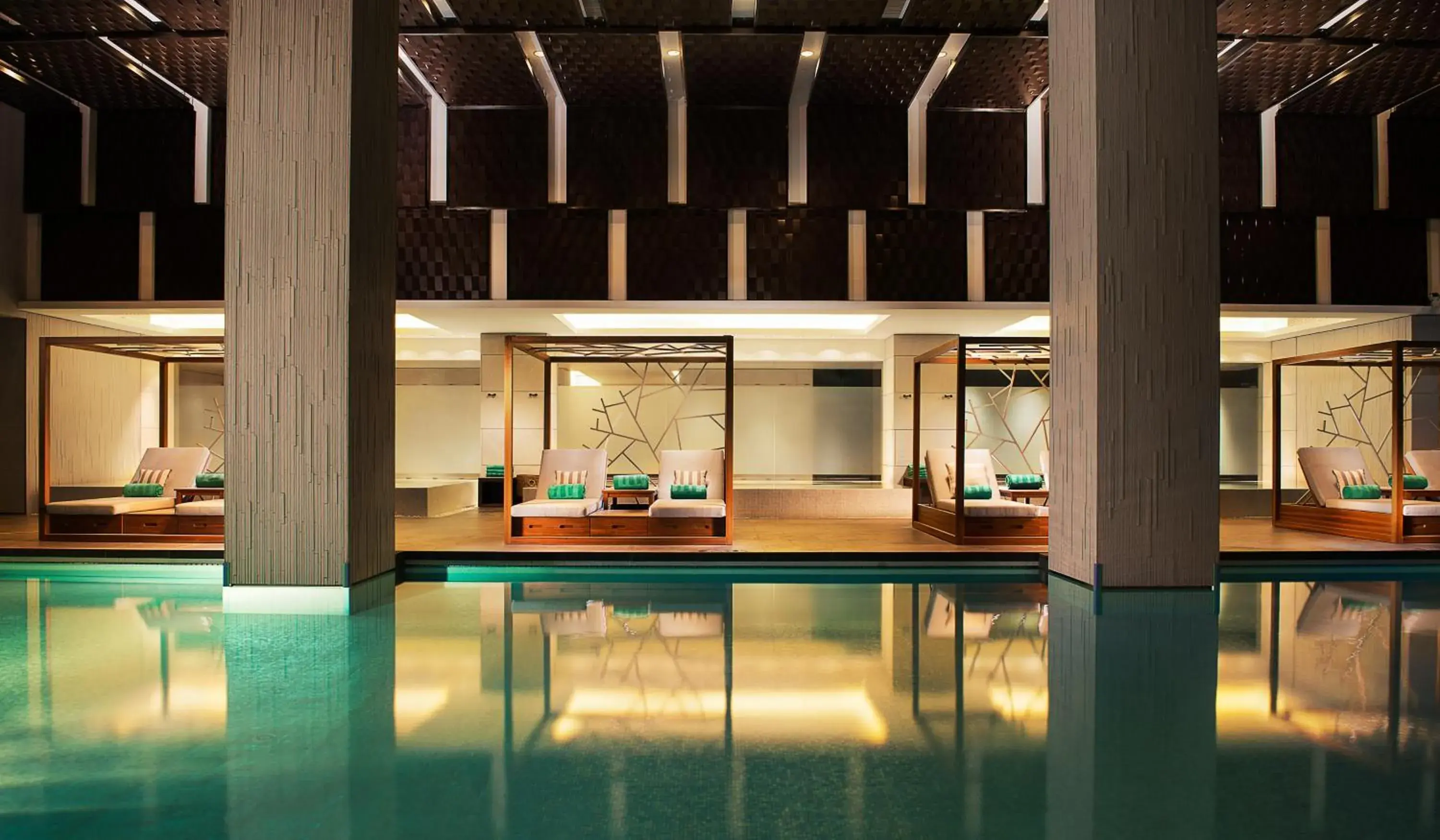 Swimming Pool in Banyan Tree Shanghai On The Bund