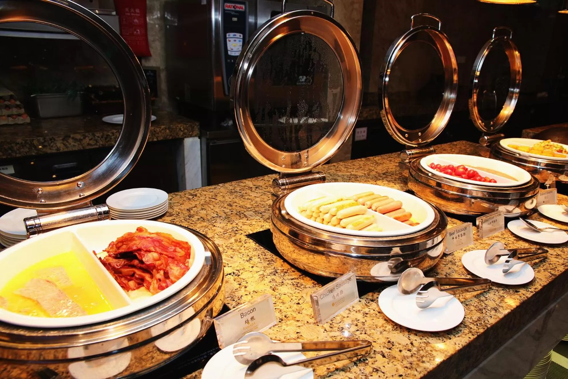 Restaurant/places to eat in Ramada Plaza Shanghai Pudong Airport - 3 mins to PVG depature floor & check entrance with hotel shuttle