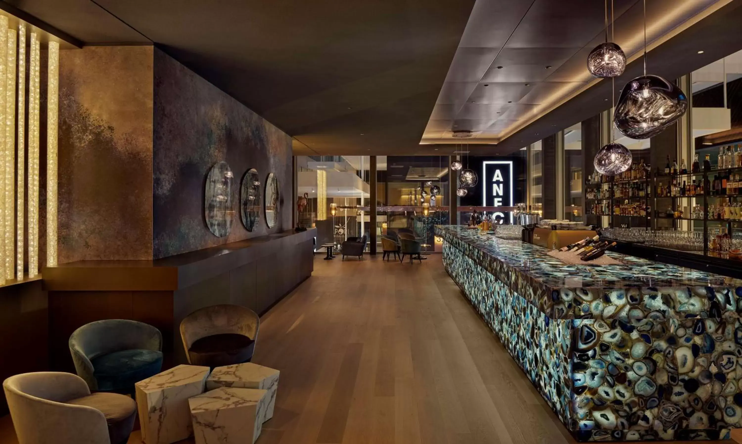 Restaurant/places to eat, Lounge/Bar in Hyatt Regency Zurich Airport Circle